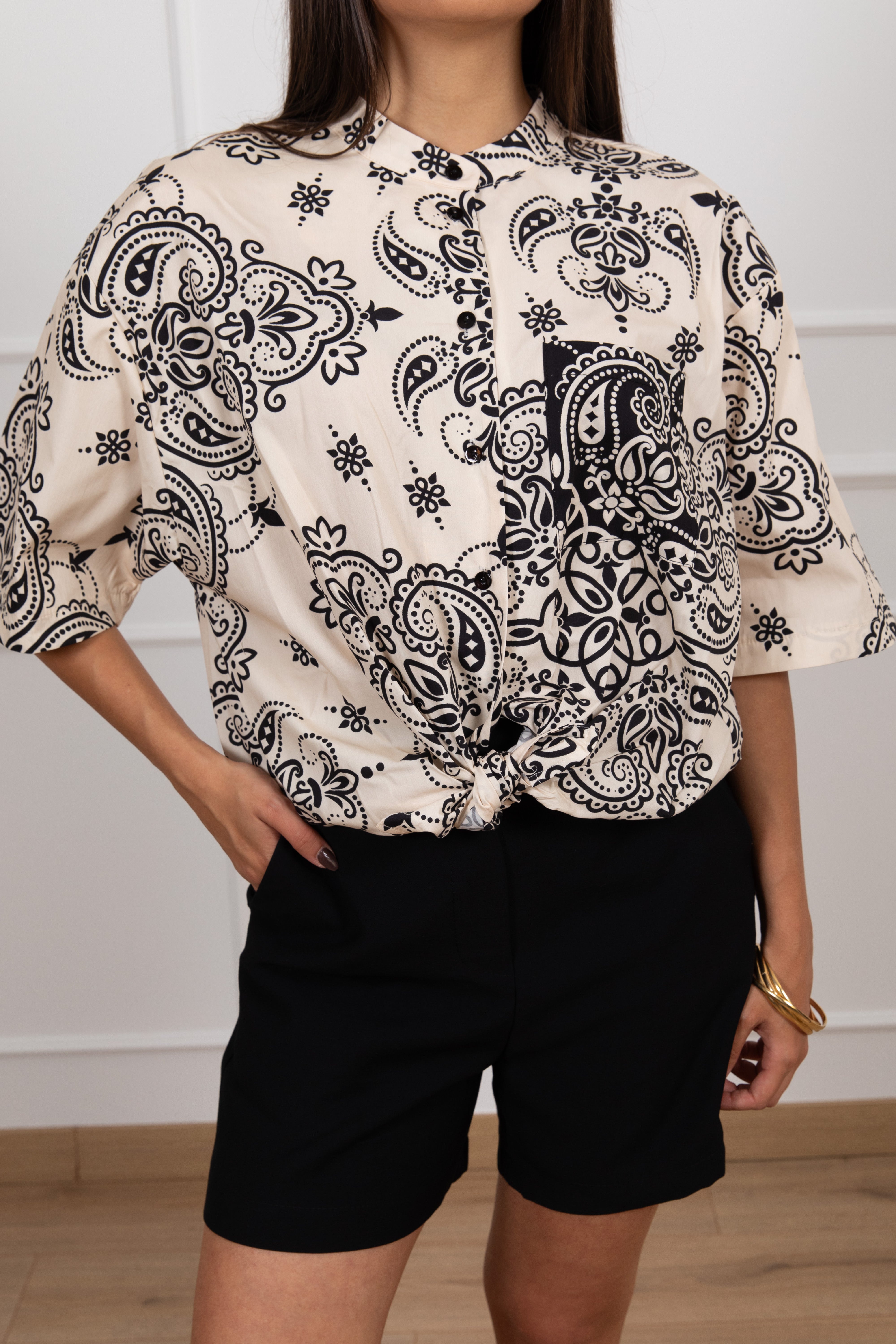 Camicia fantasia bandana con nodo Tensione IN