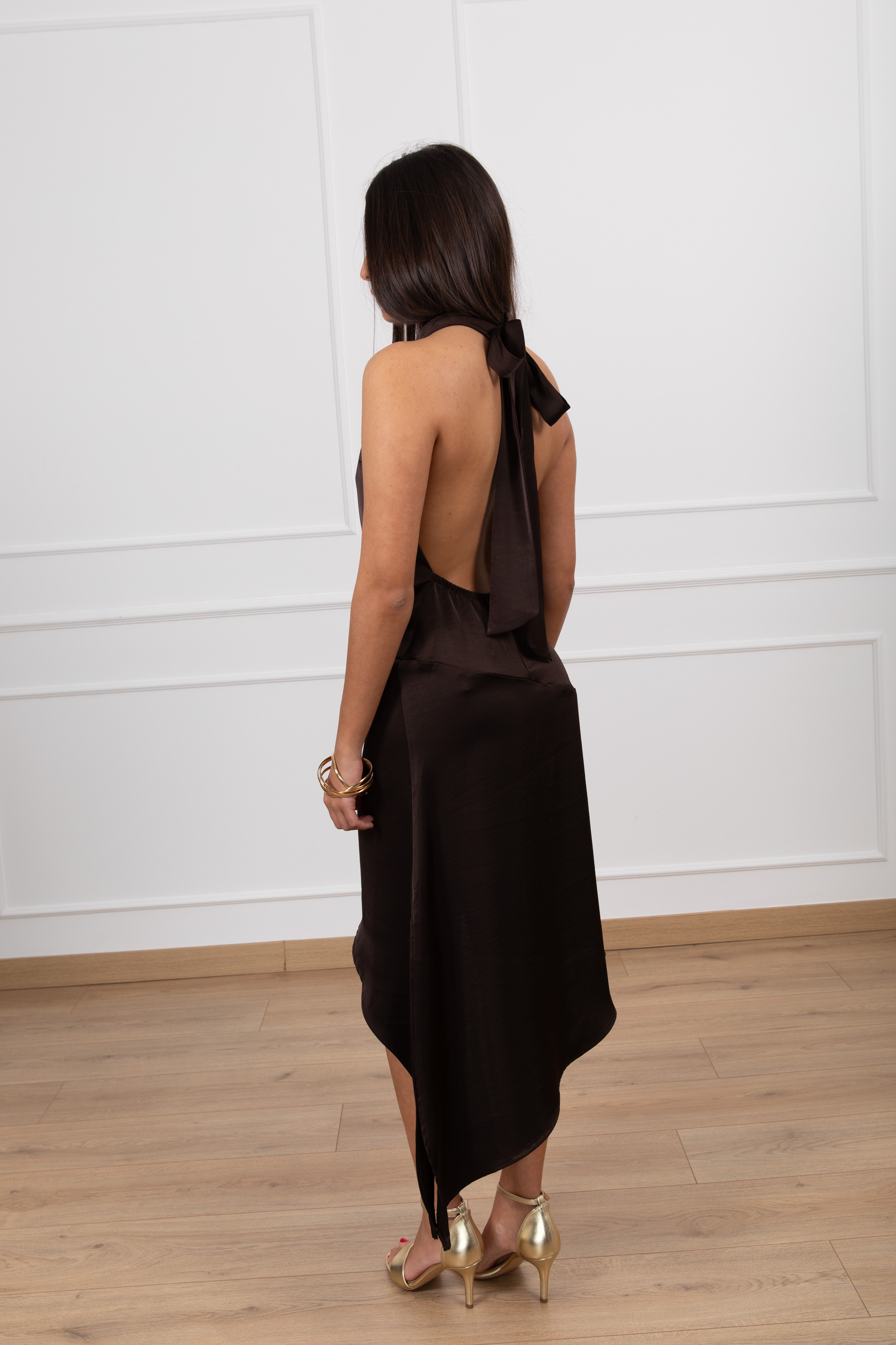 Abito con schiena scoperta e fondo asimmetrico ViCOLO