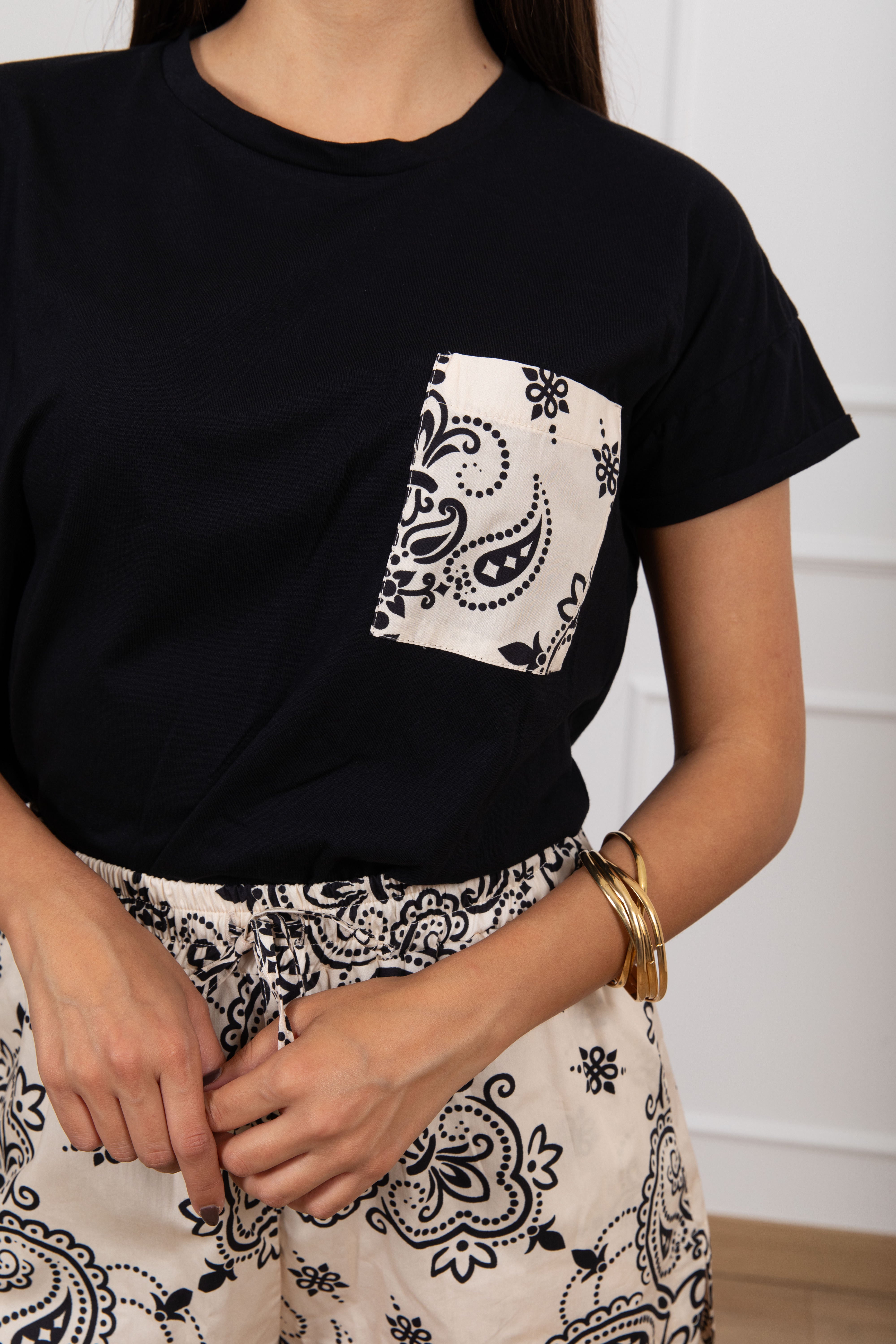 T-shirt con taschino fantasia bandana Tensione IN