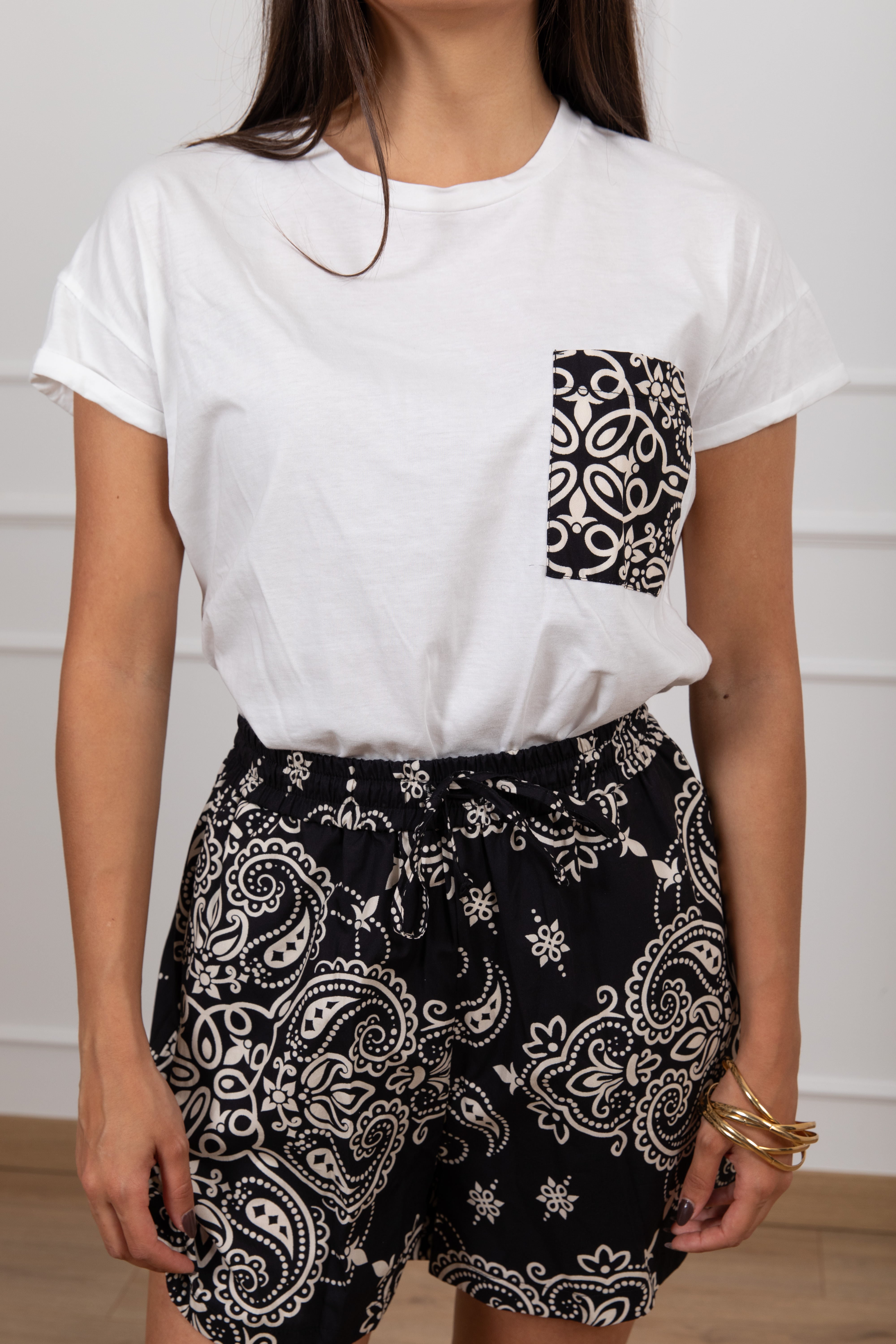 T-shirt con taschino fantasia bandana Tensione IN