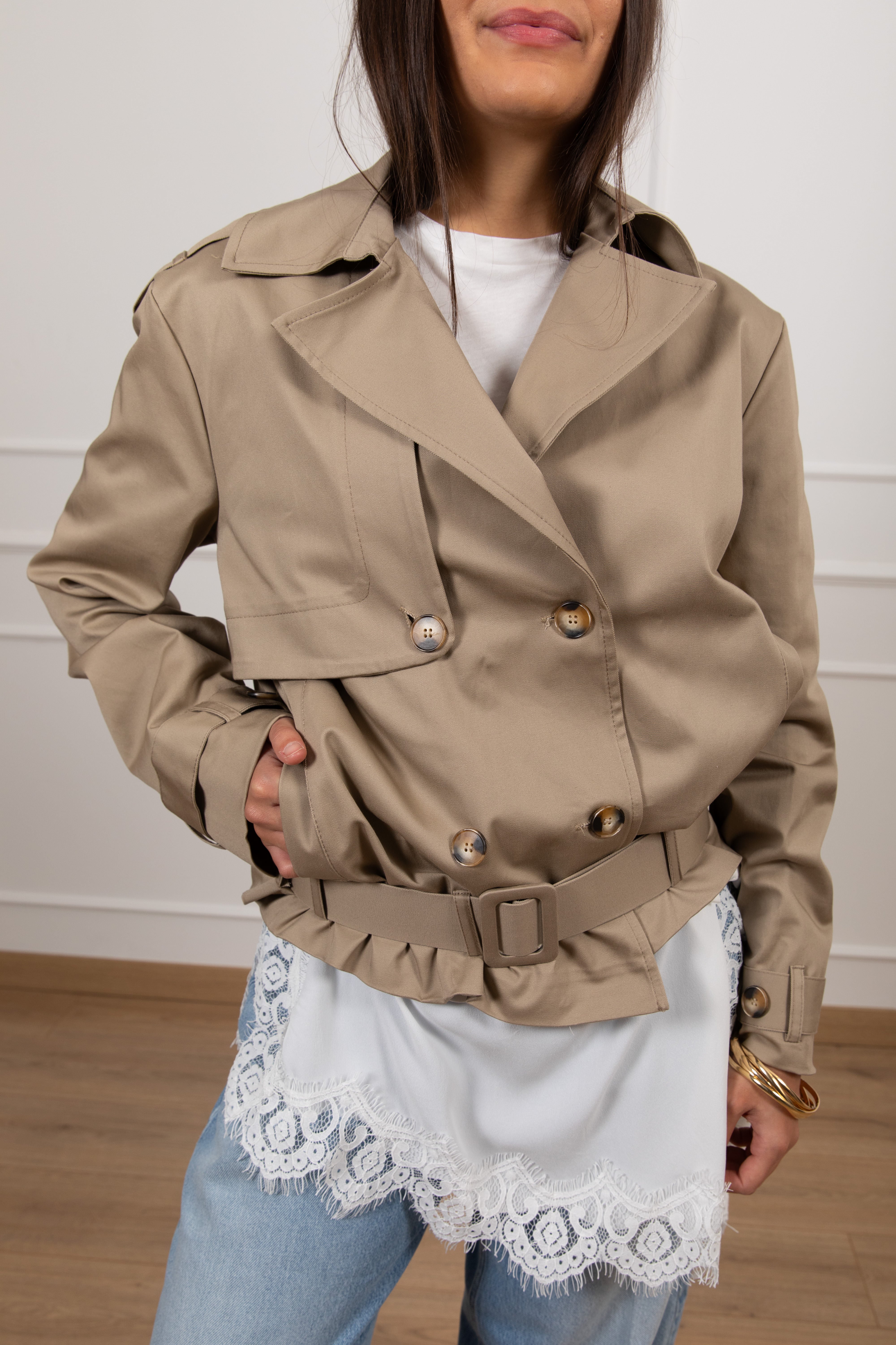 Trench corto con cintura ViCOLO