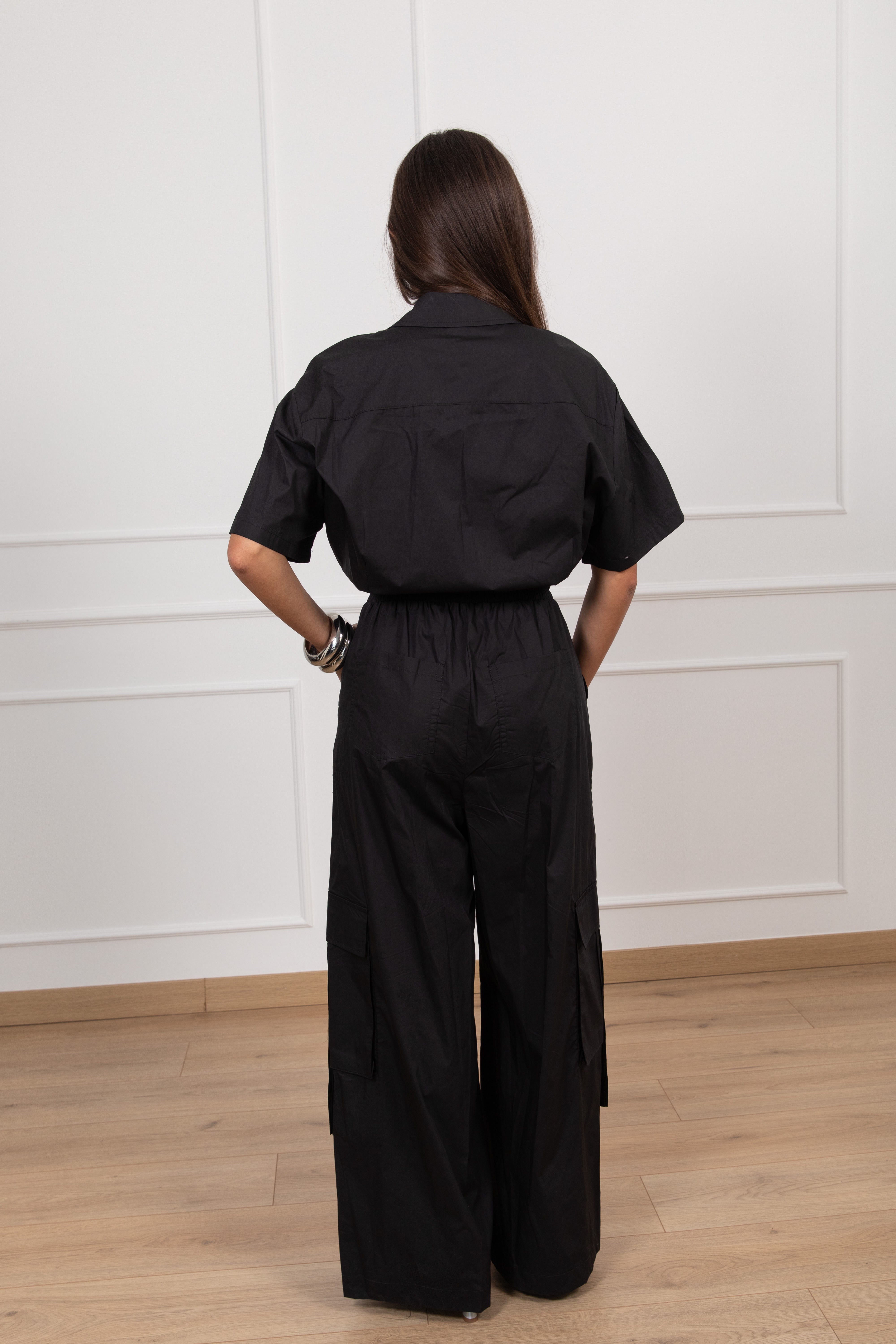 Jumpsuit cargo con applicazione gioiello Tensione IN