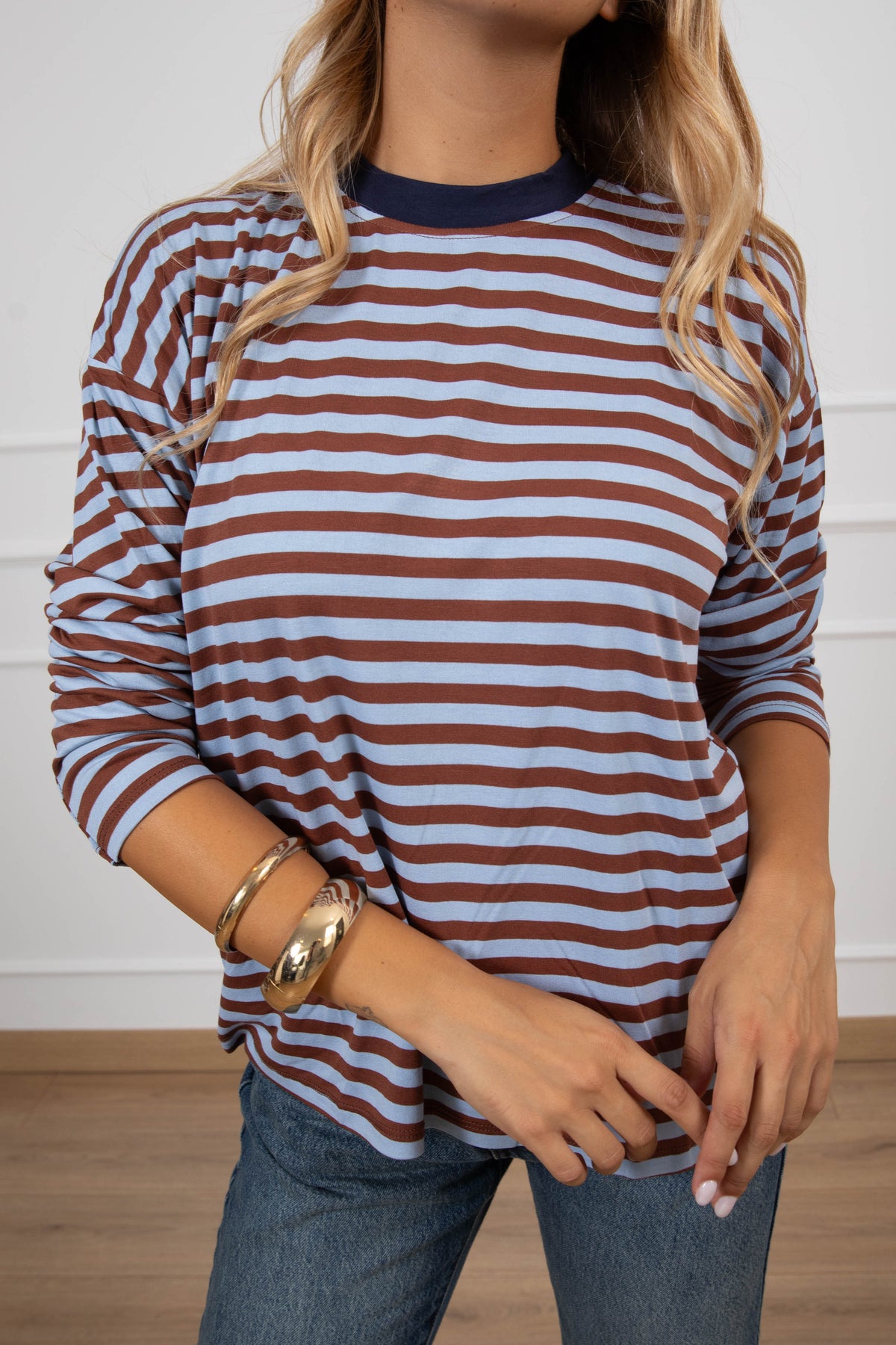 T-shirt scatoletta a righe con collo a contrasto Haveone