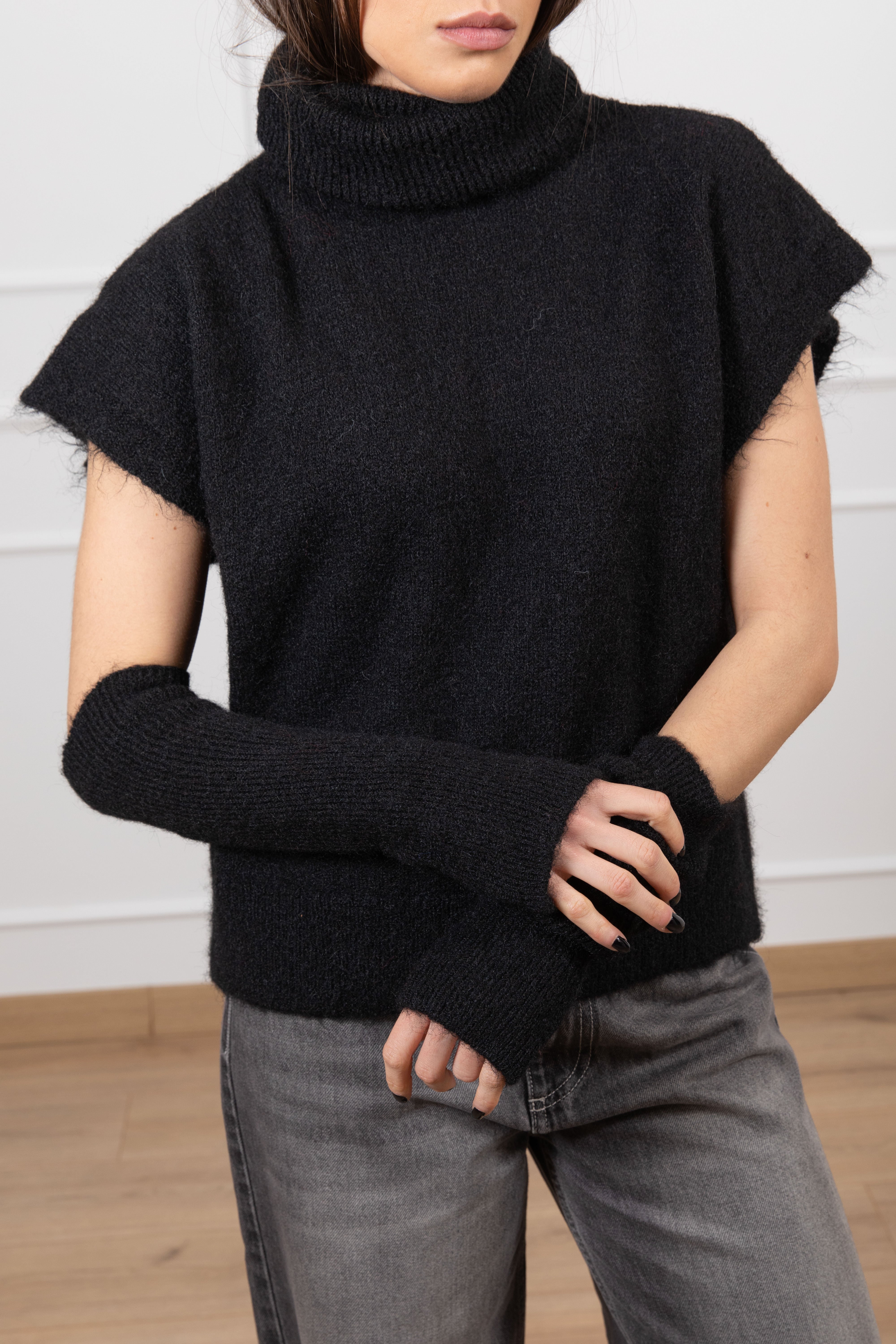 Pull collo alto con manicotti Tensione IN