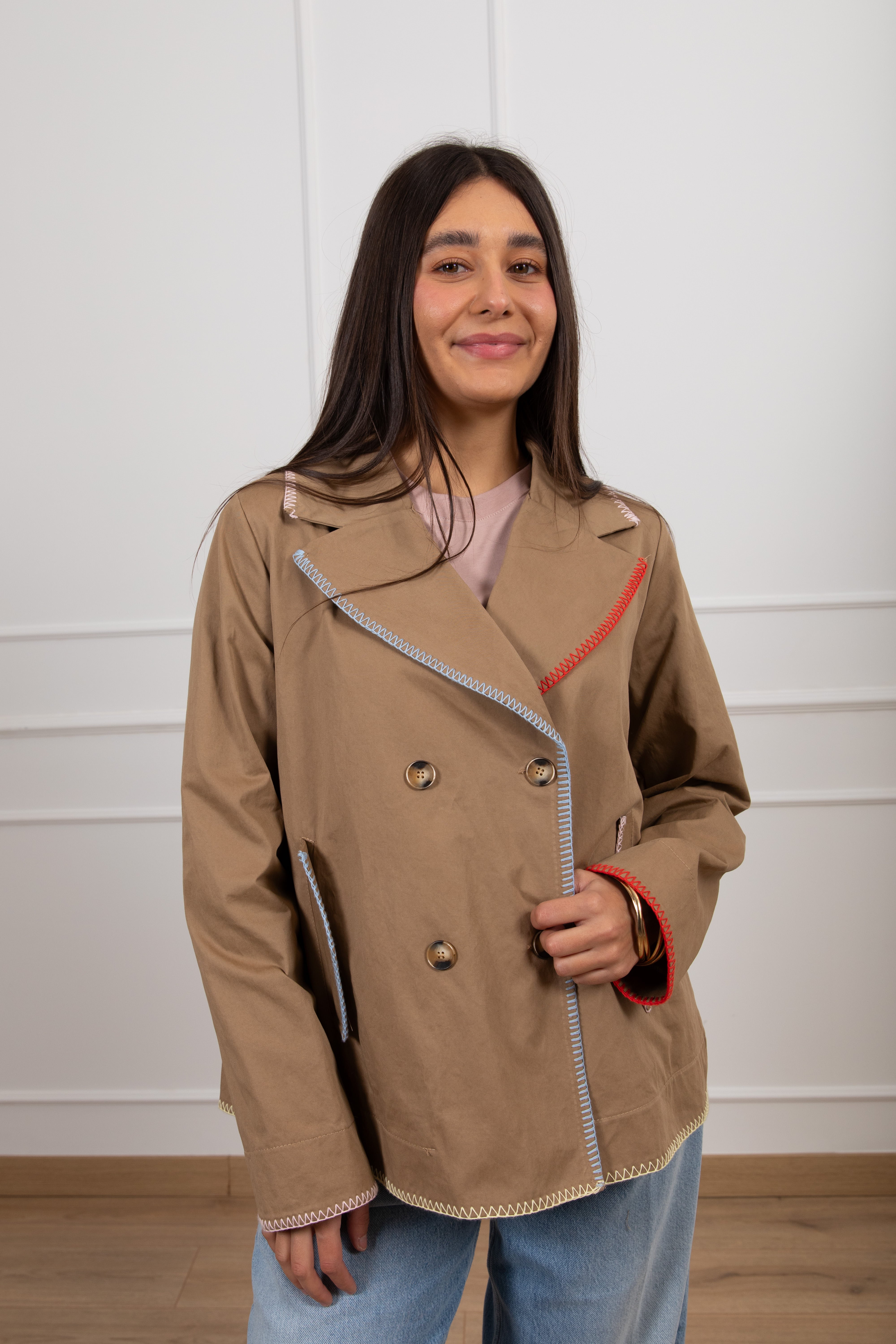 Trench con impunture multicolor ViCOLO