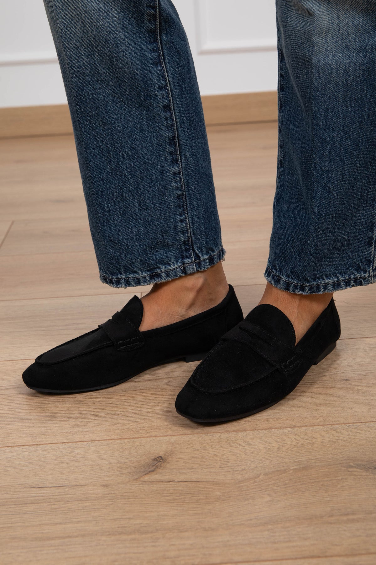 Mocassino in eco-camoscio variante nero Susy Mix