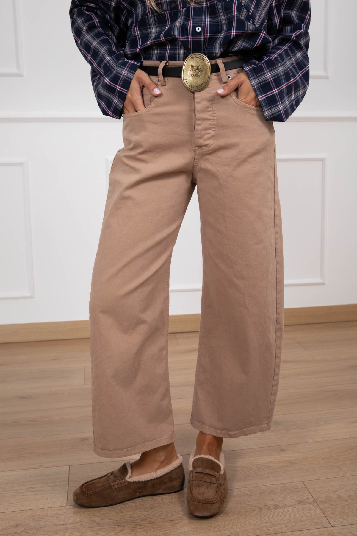 Pantalone 5 tasche con cintura placca variante cammello Tensione IN