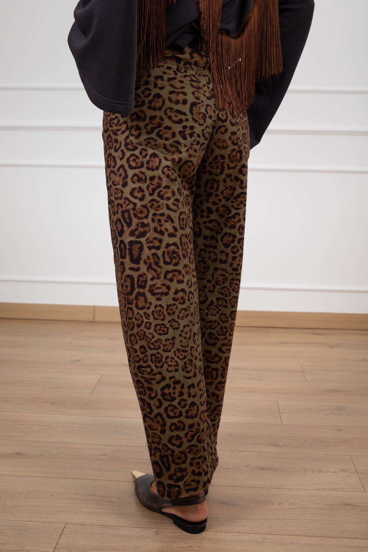 Pantalone fantasia animalier con cintura placca Tensione IN