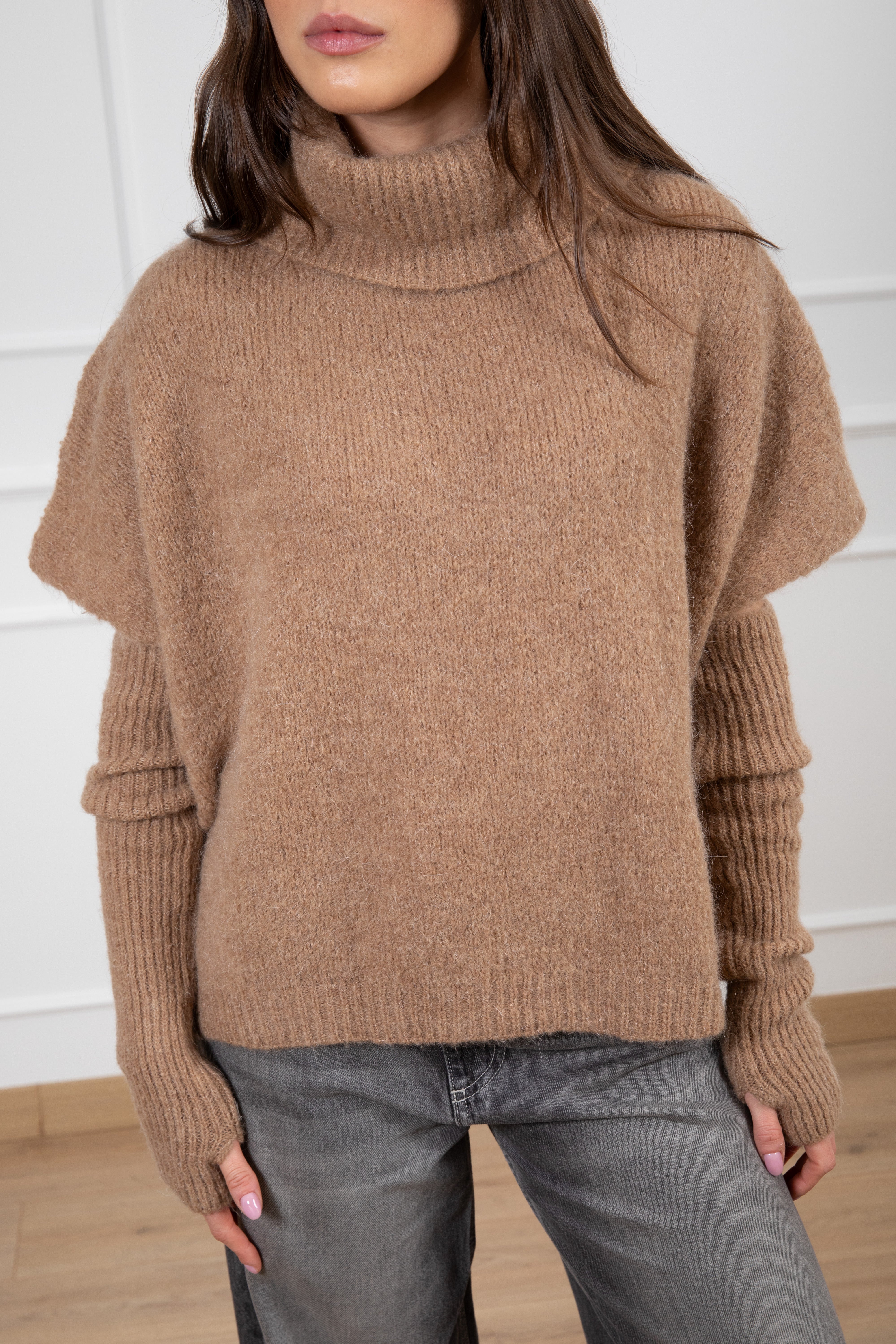 Pull con manicotti Motel