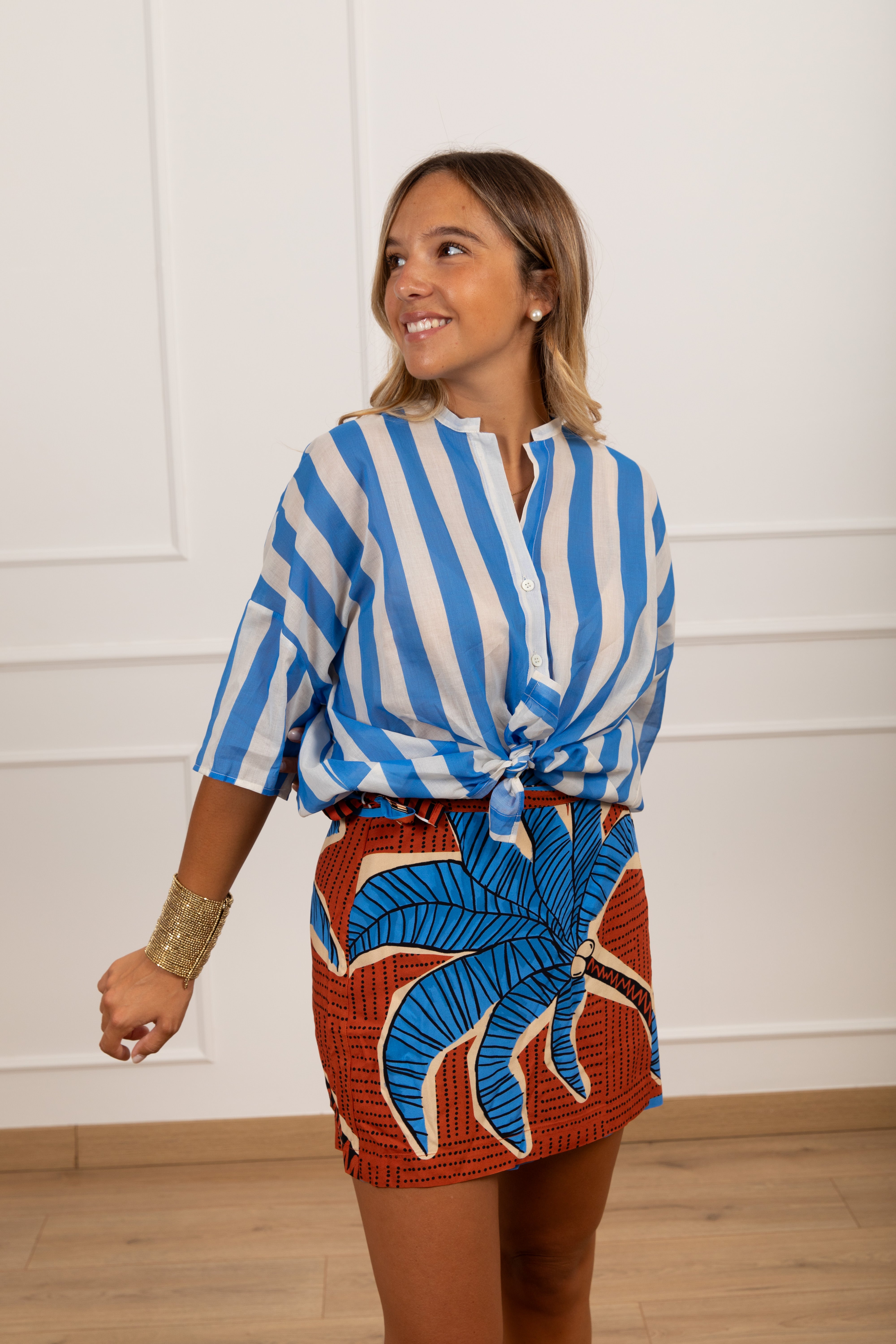 Coordinato camicia a righe e gonna corta pareo fantasia palma ViCOLO
