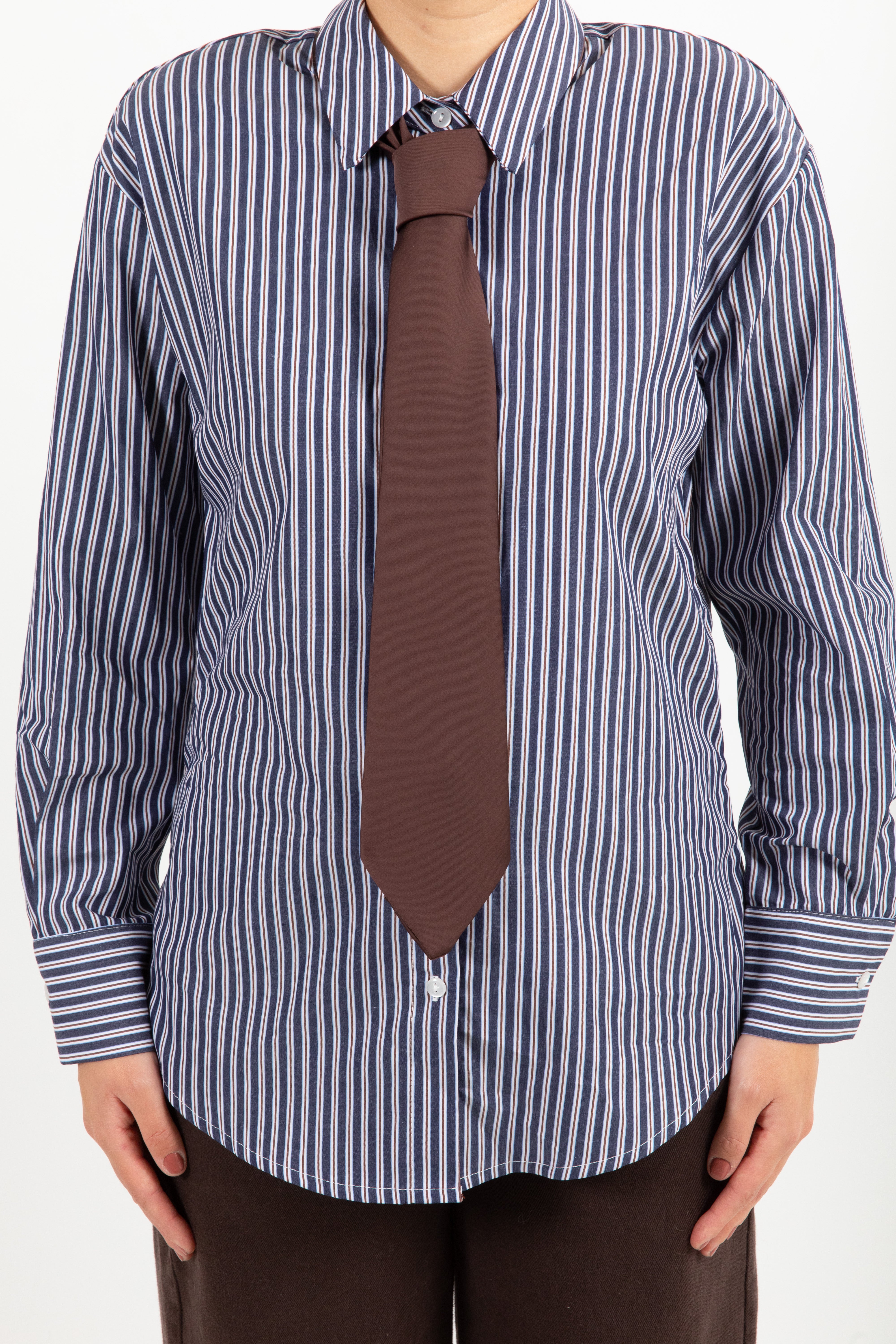 Camicia a righe con cravatta Tensione IN