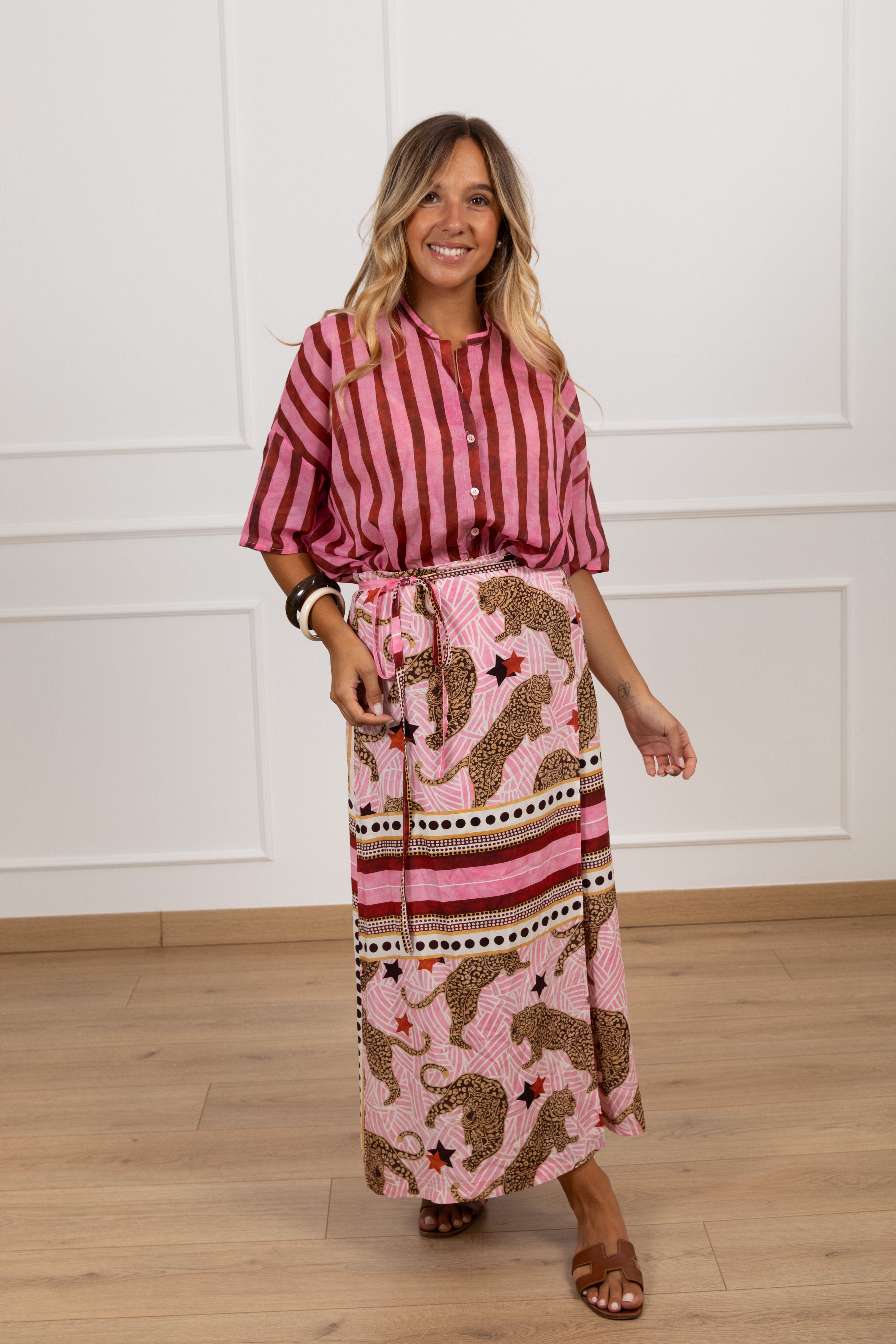Coordinato camicia a righe e gonna lunga pareo fantasia tigri ViCOLO