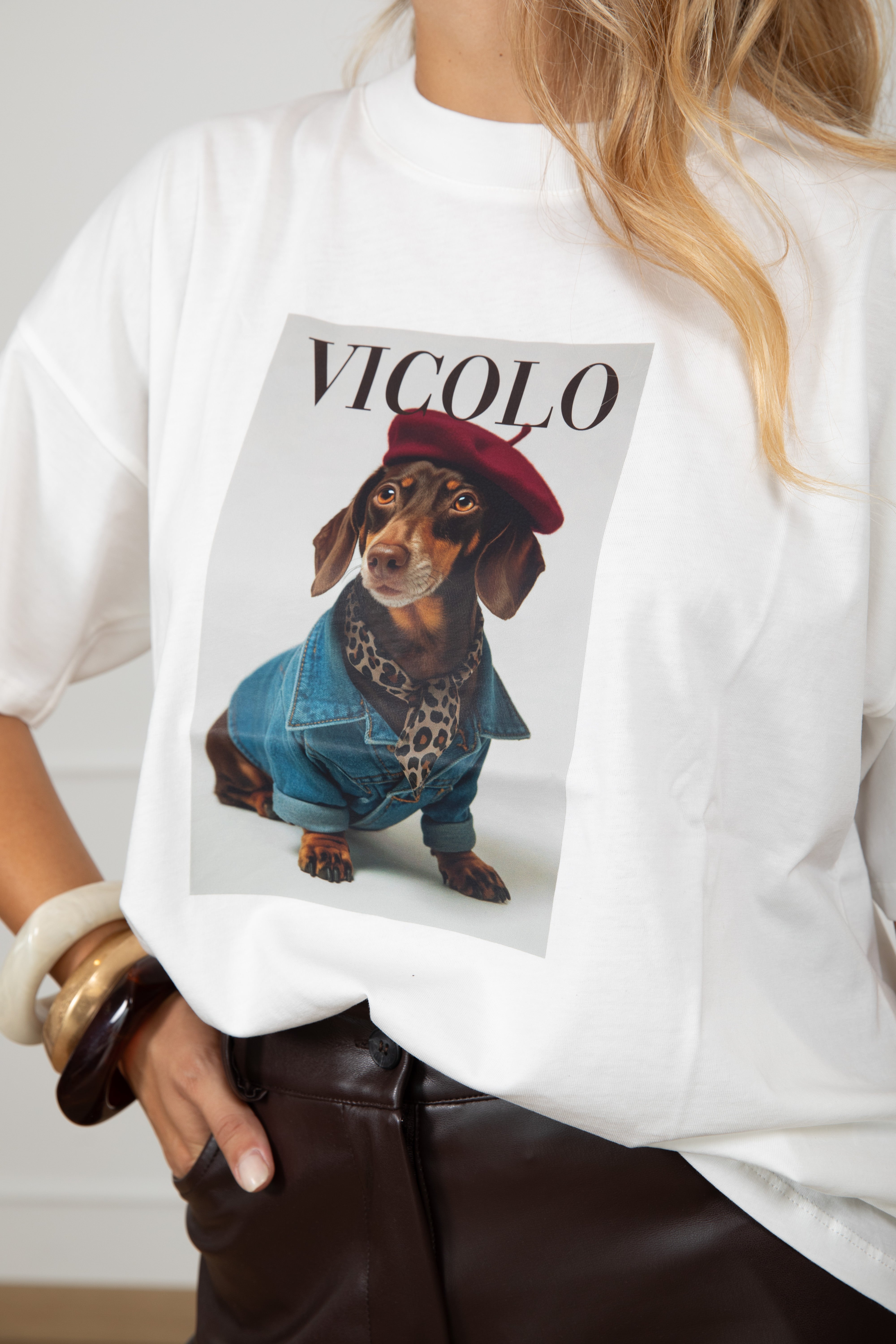 T-shirt over-size bassotto con basco ViCOLO