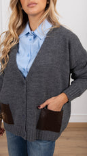 Cardigan con tasche in eco-pelle intrecciata variante grigio Haveone