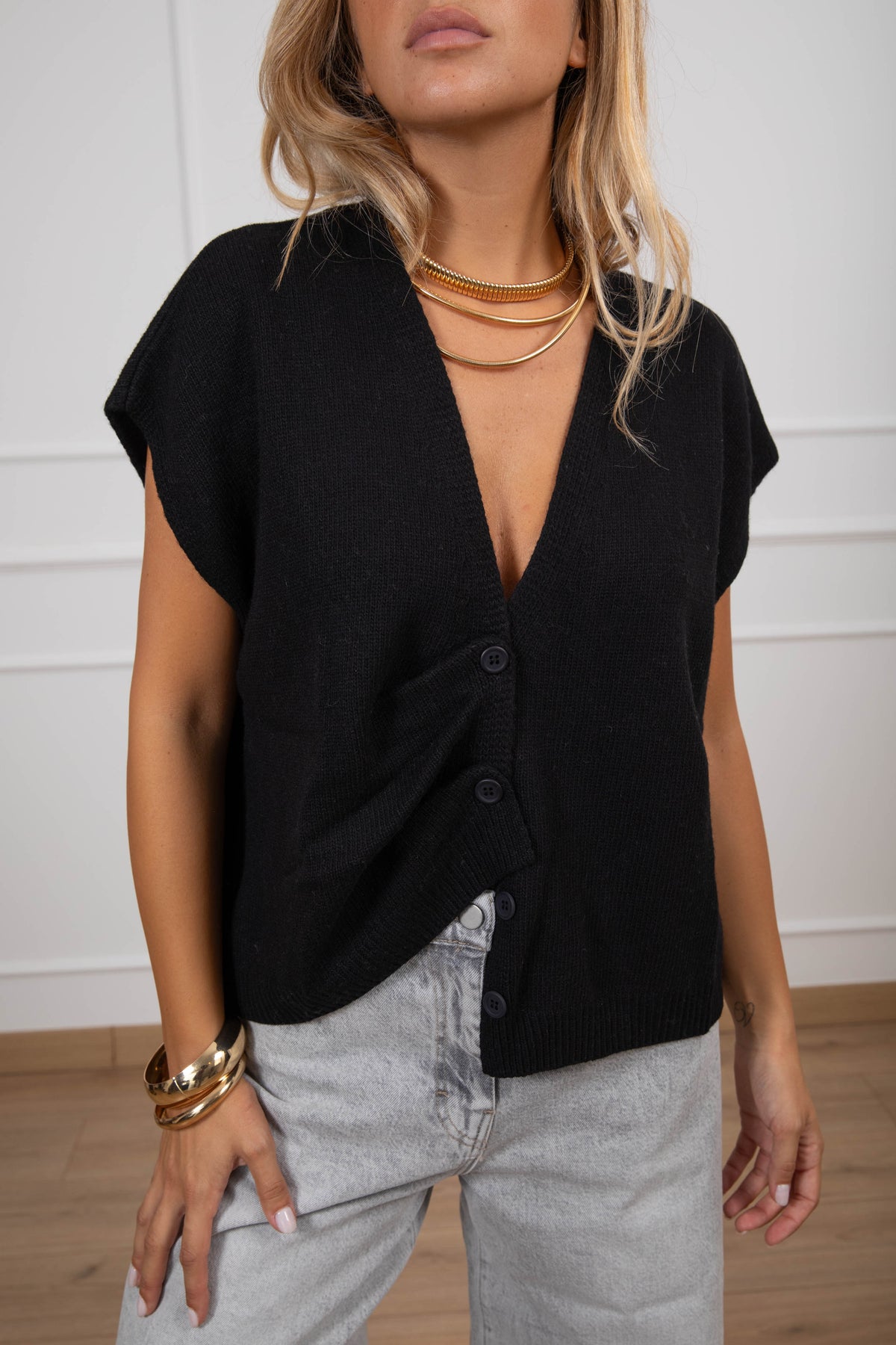 Gilet in maglia con abbottonatura asimmetrica Tensione IN