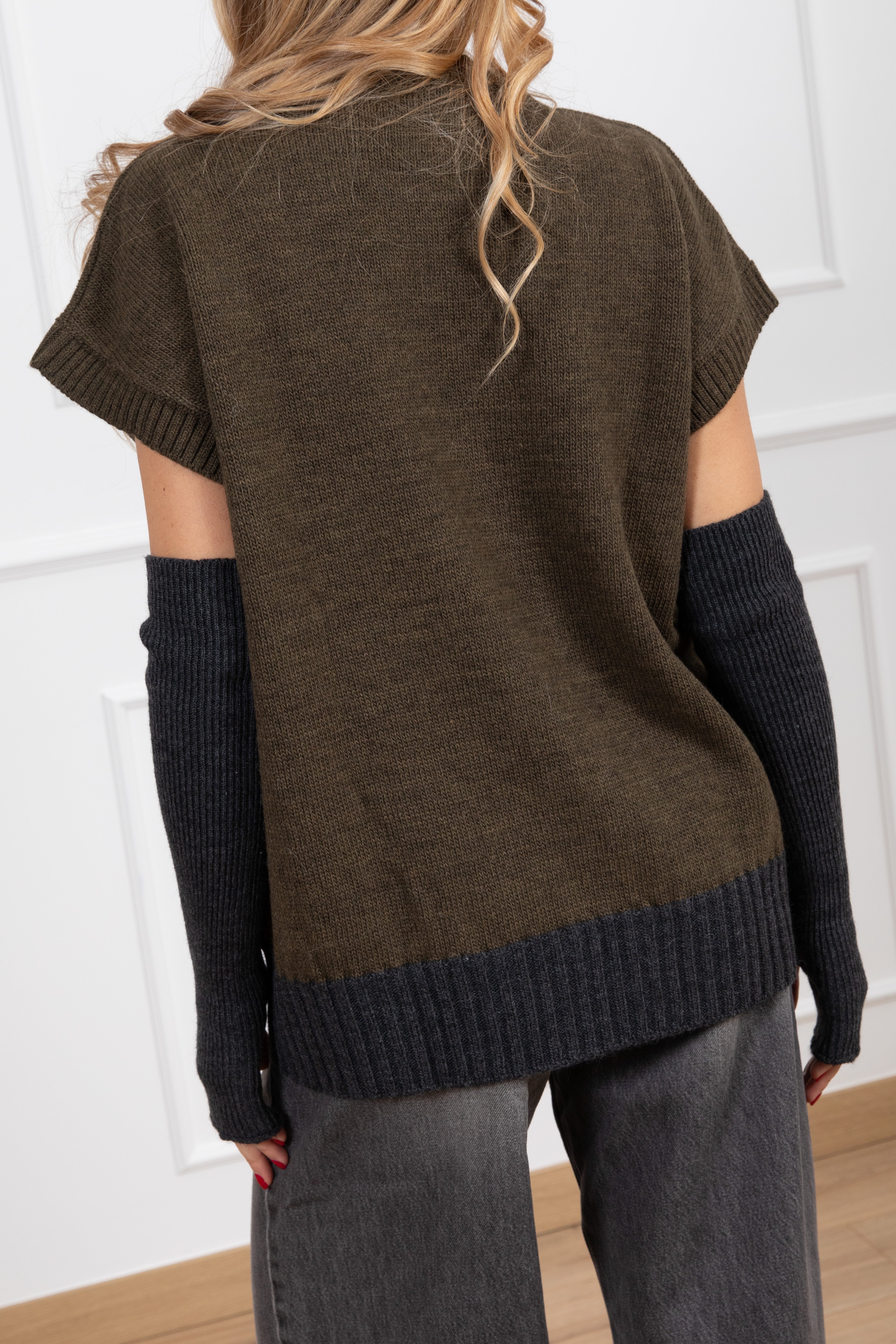 Pull con manicotti e fondo a contrasto Tensione IN