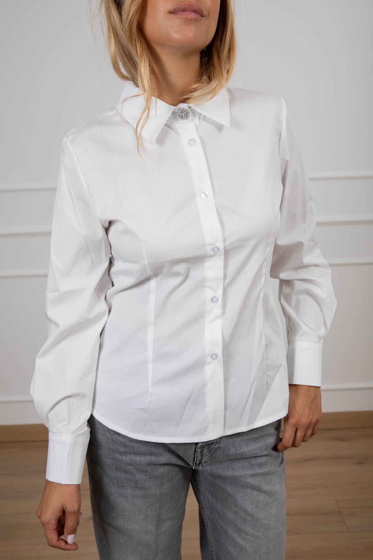 Camicia con bottone gioiello sul collo Susy Mix