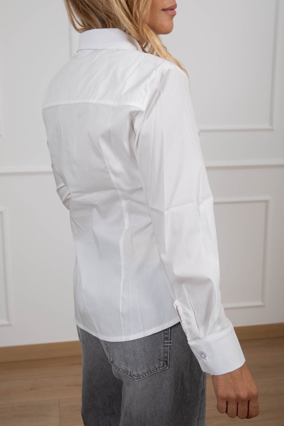 Camicia con bottone gioiello sul collo Susy Mix