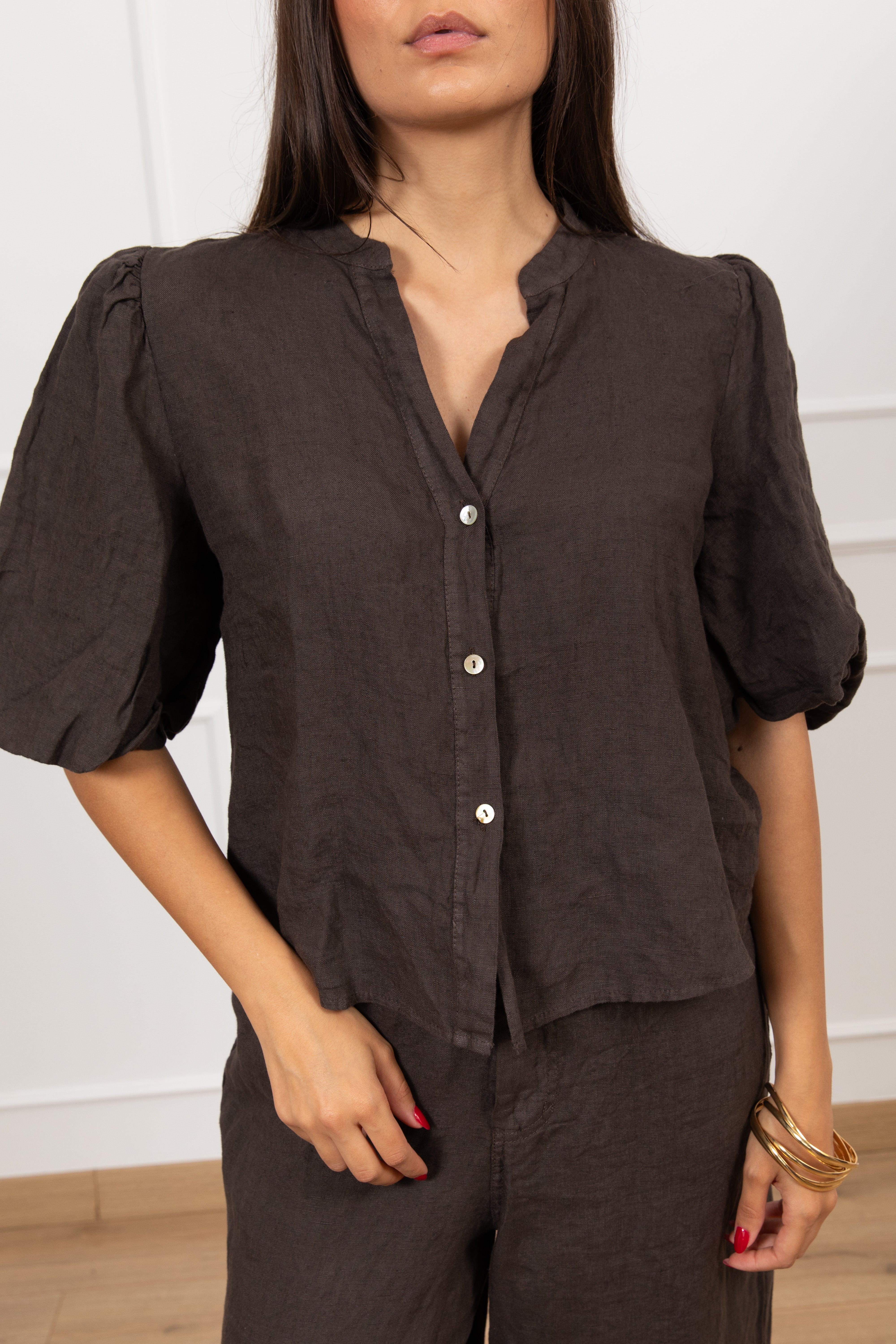 Camicia 100% lino con collo alla coreana e manica a palloncino Tensione IN