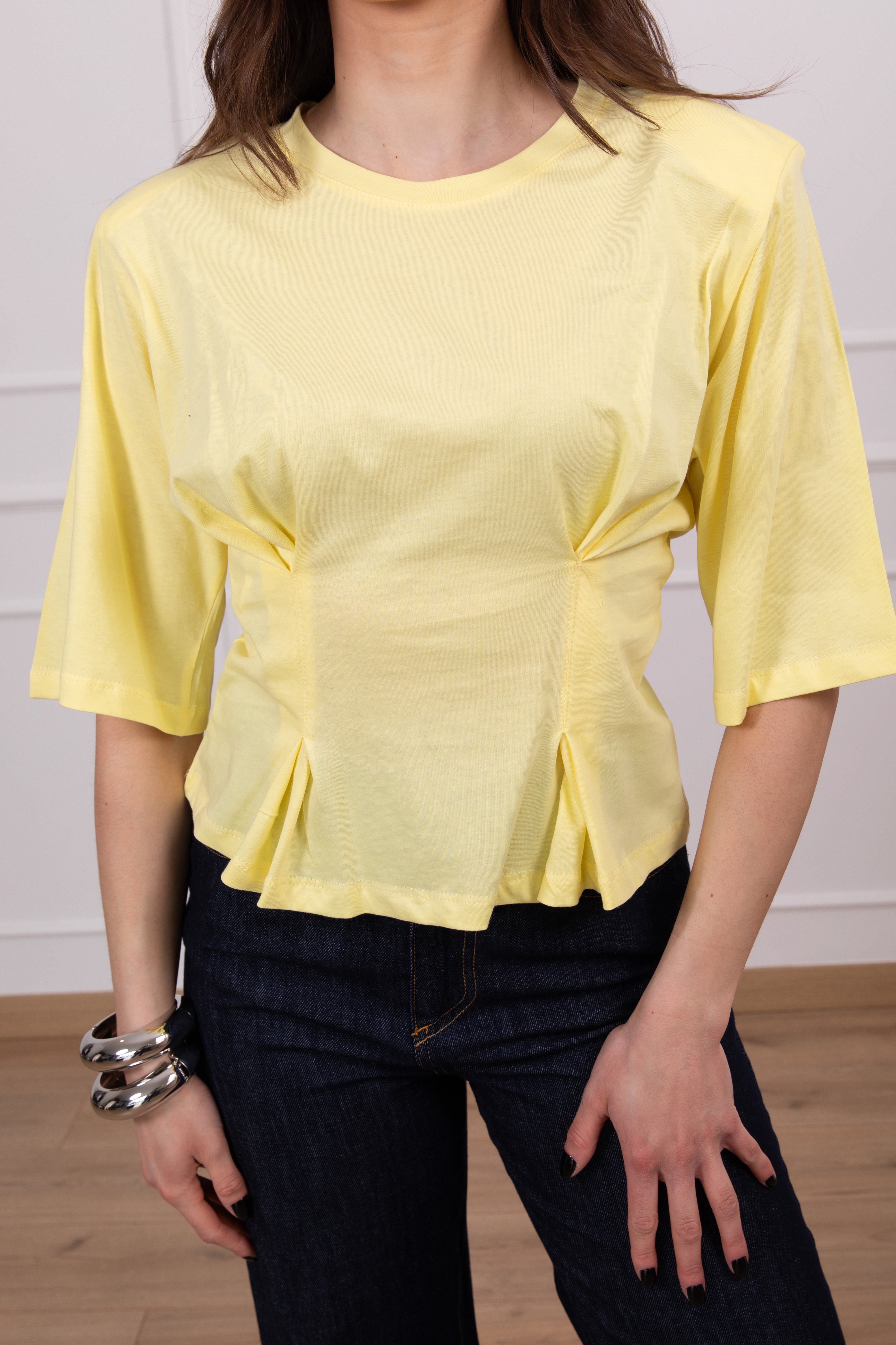 T-shirt con spallina imbottita e riprese Dixie