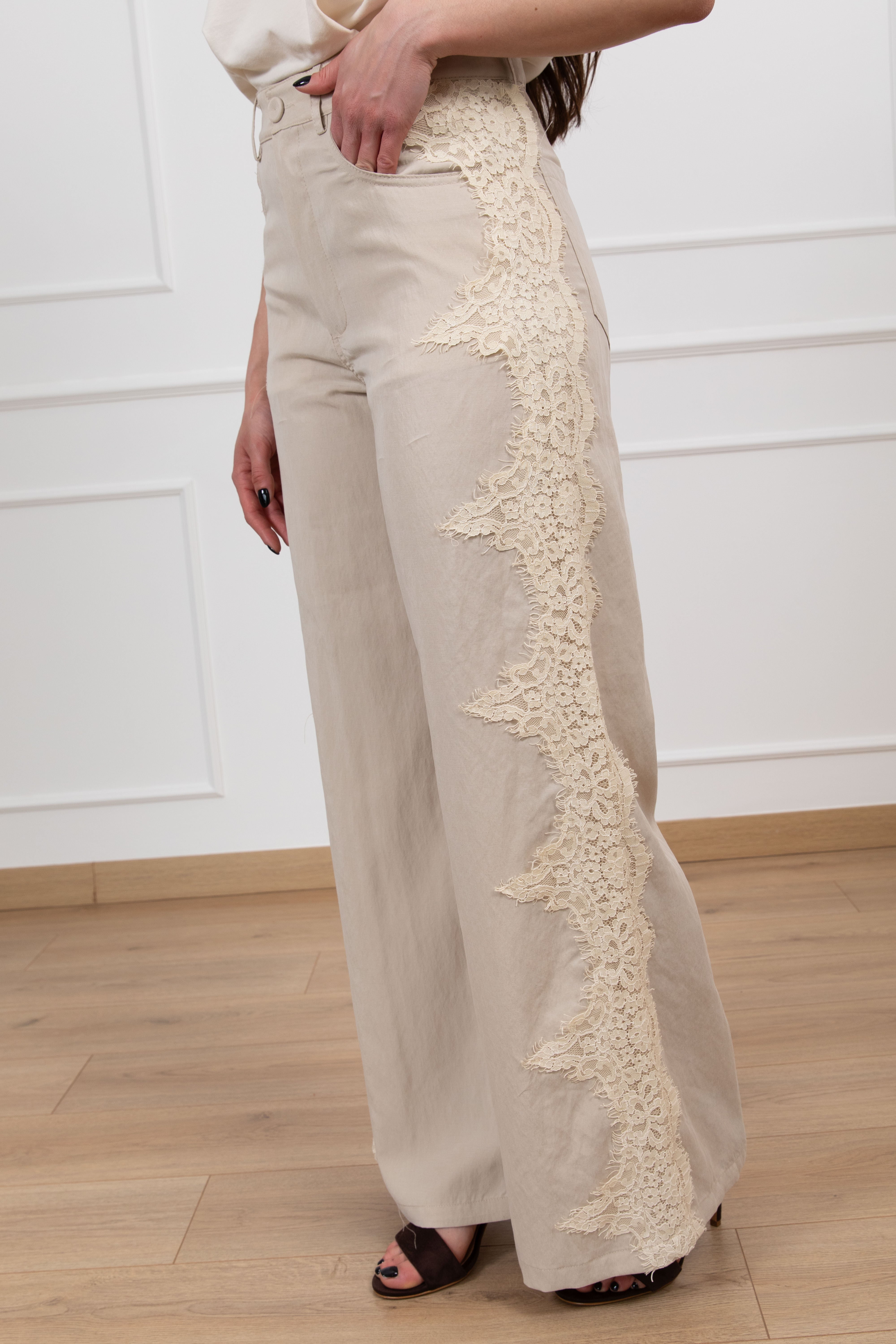 Pantalone in cupro con banda in pizzo Tensione IN