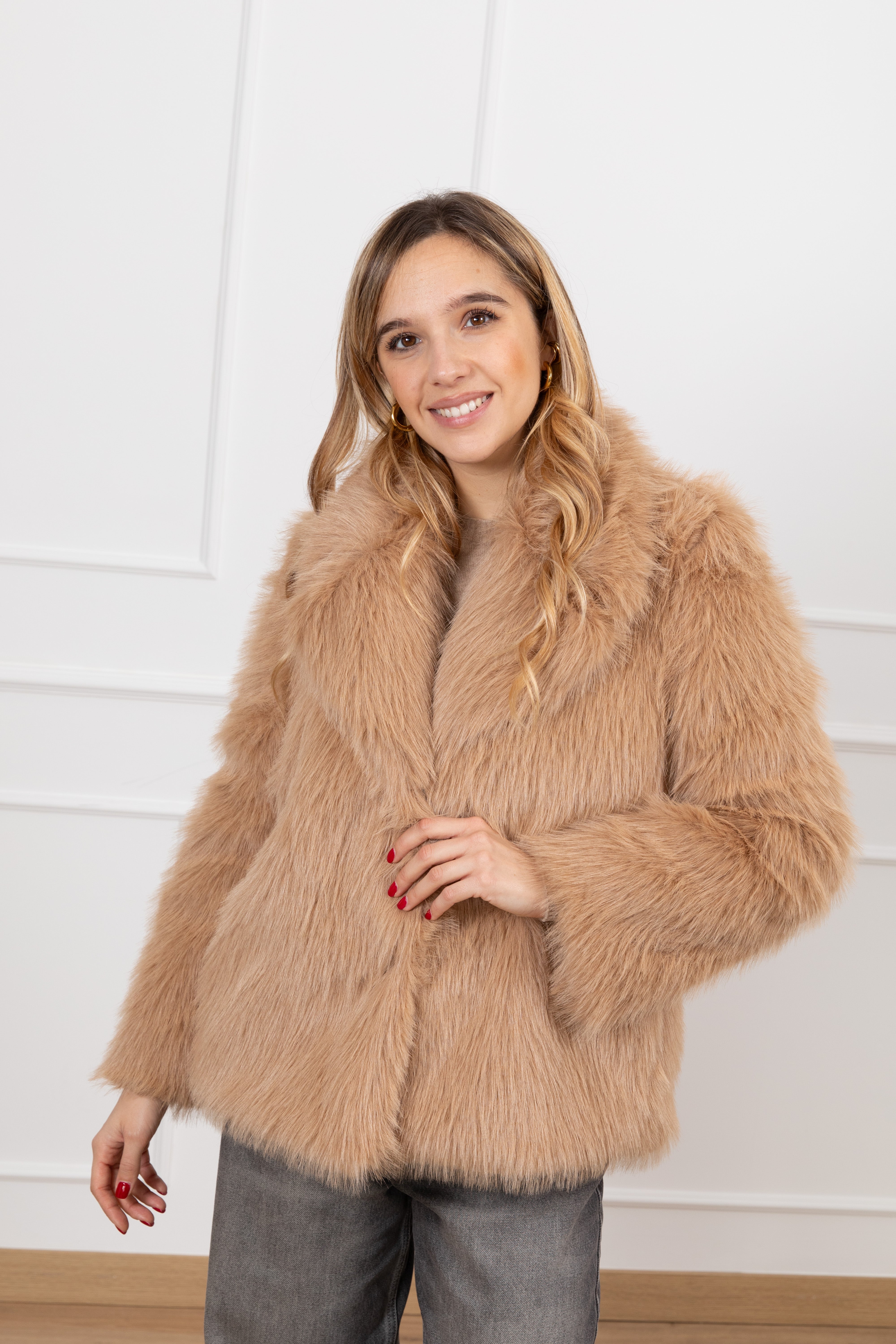 Eco-pelliccia con collo a lancia Motel