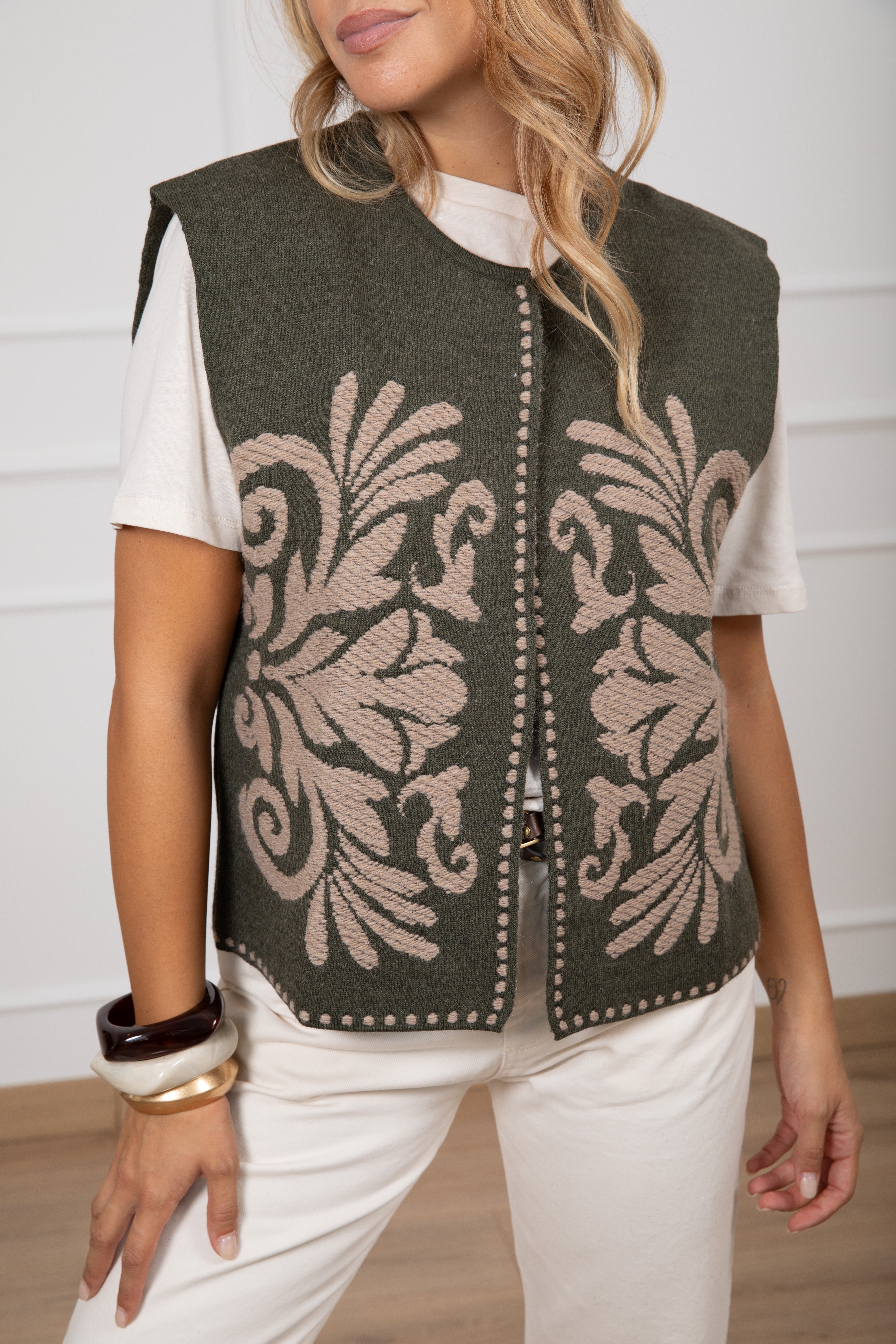 Gilet in maglia con ricamo arabesque Tensione IN