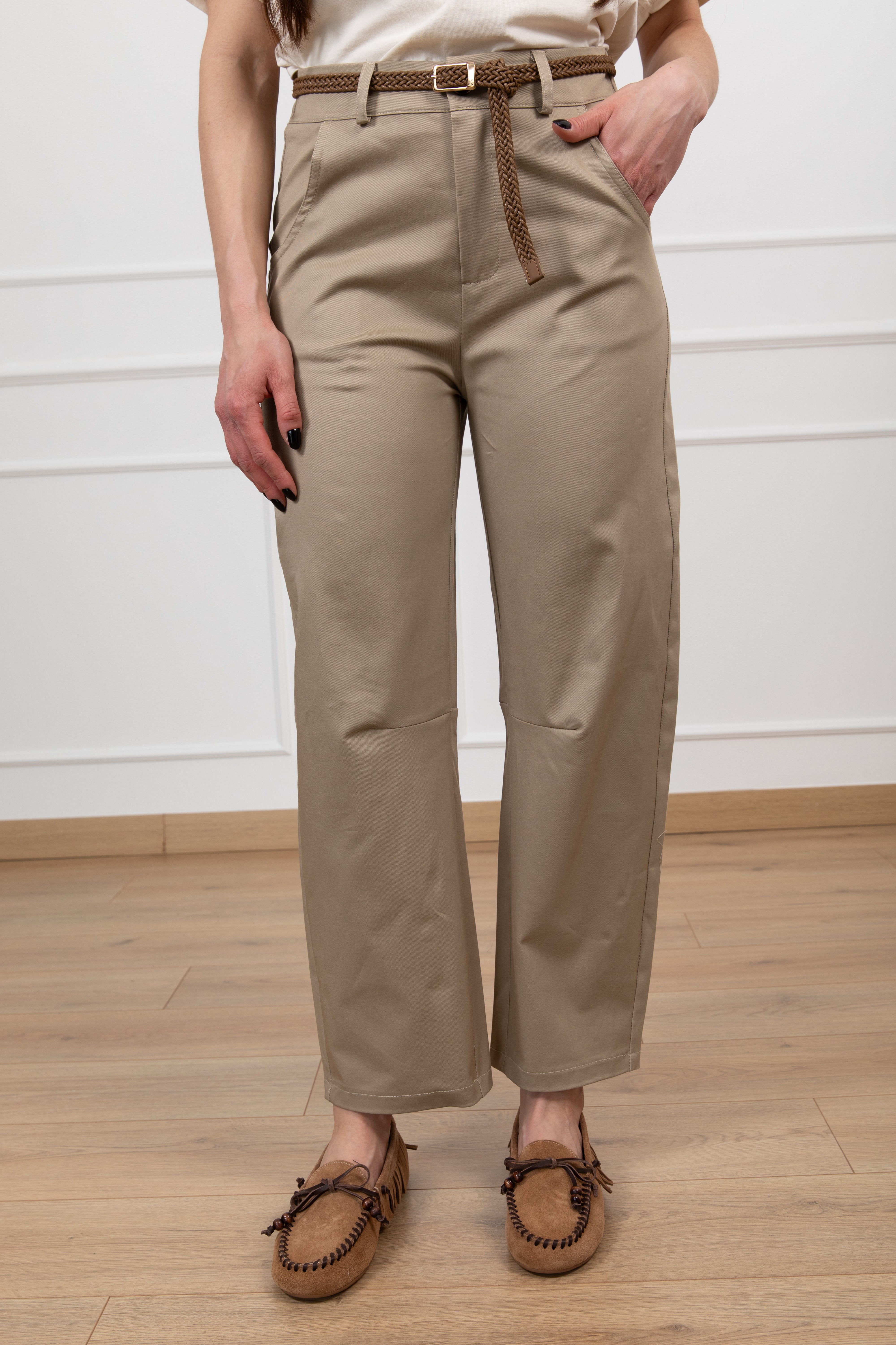 Pantalone barrel-fit con cintura in raffia ViCOLO