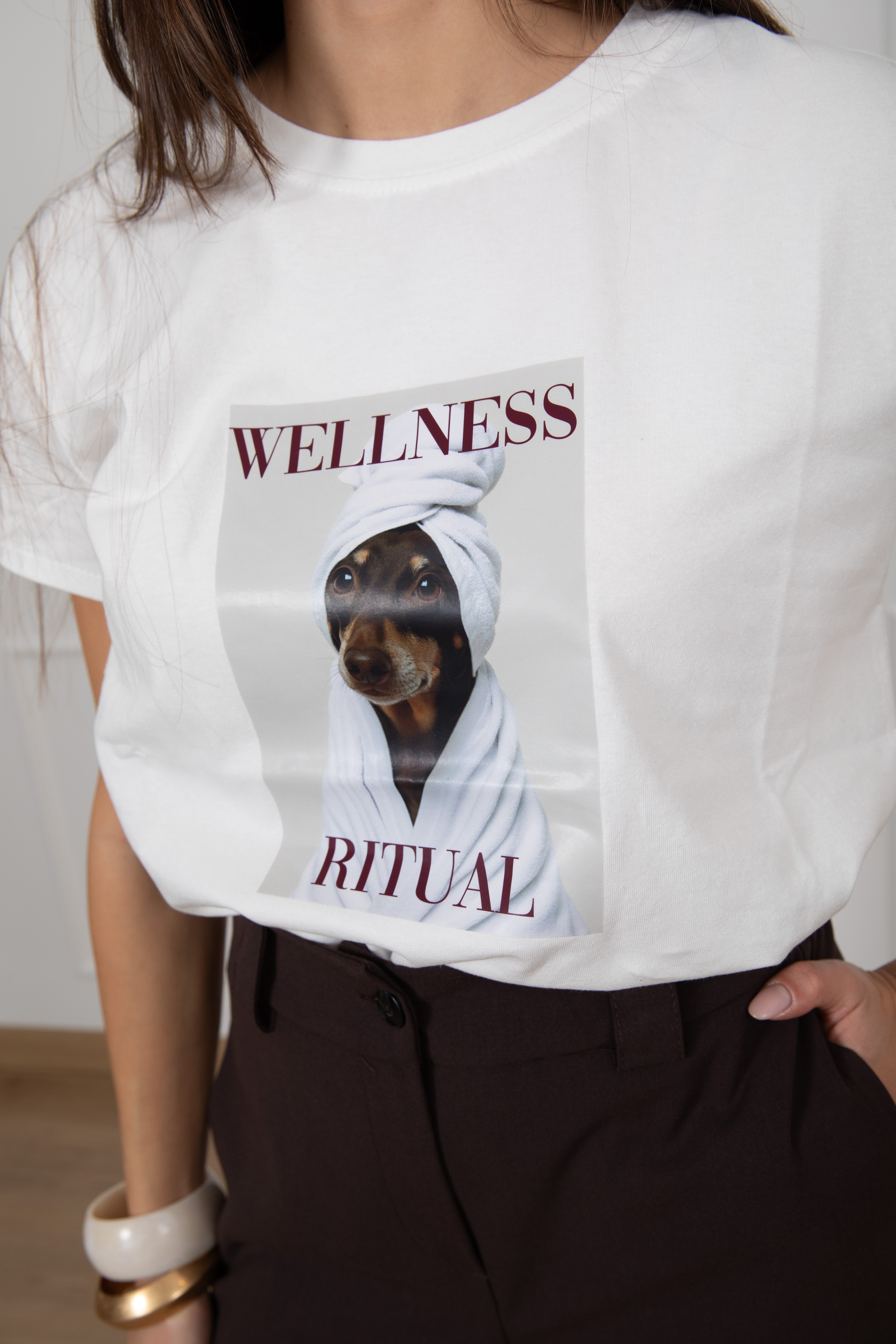 T-shirt bassotto "Wellness ritual" ViCOLO