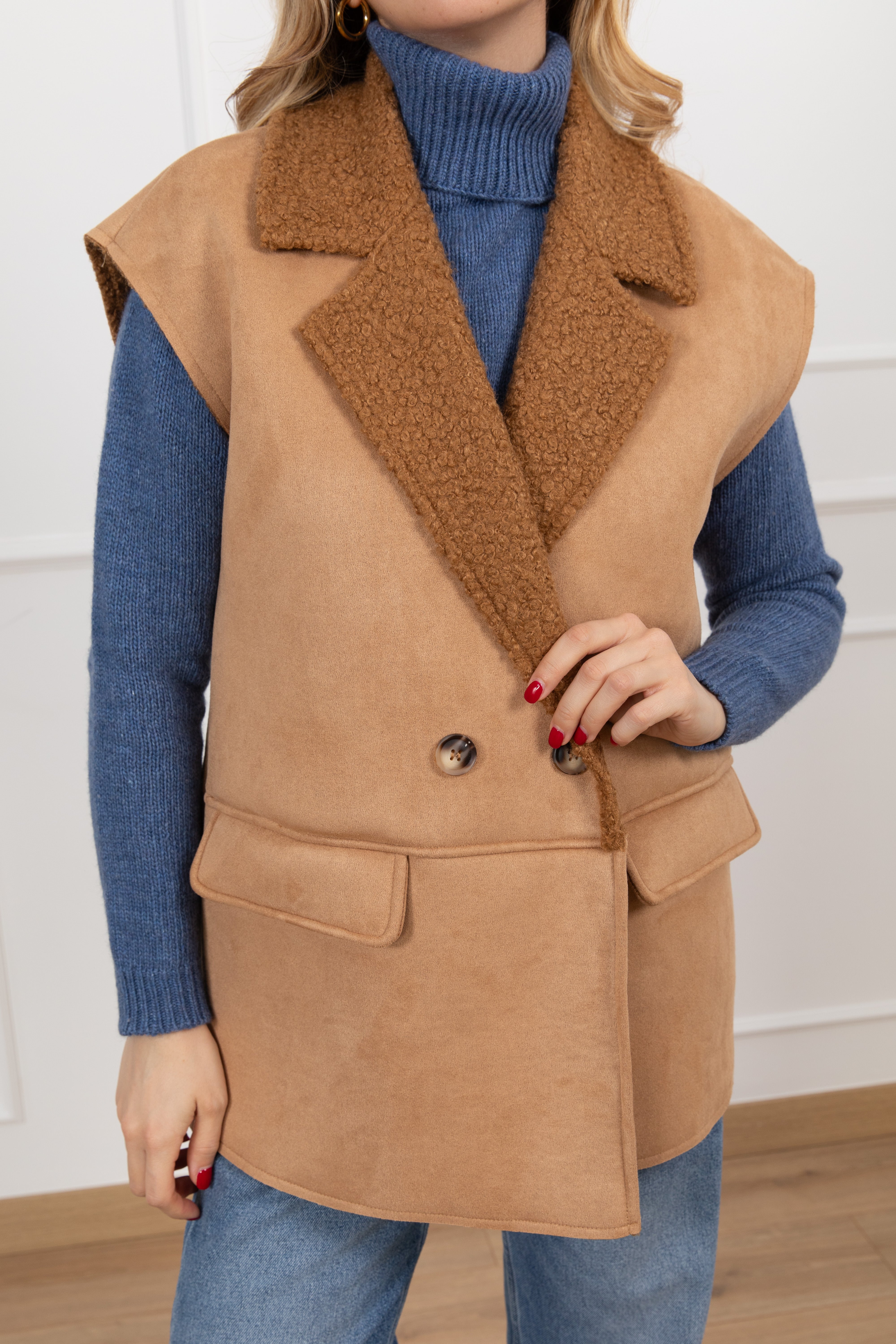 Eco-montone smanicato Tensione IN