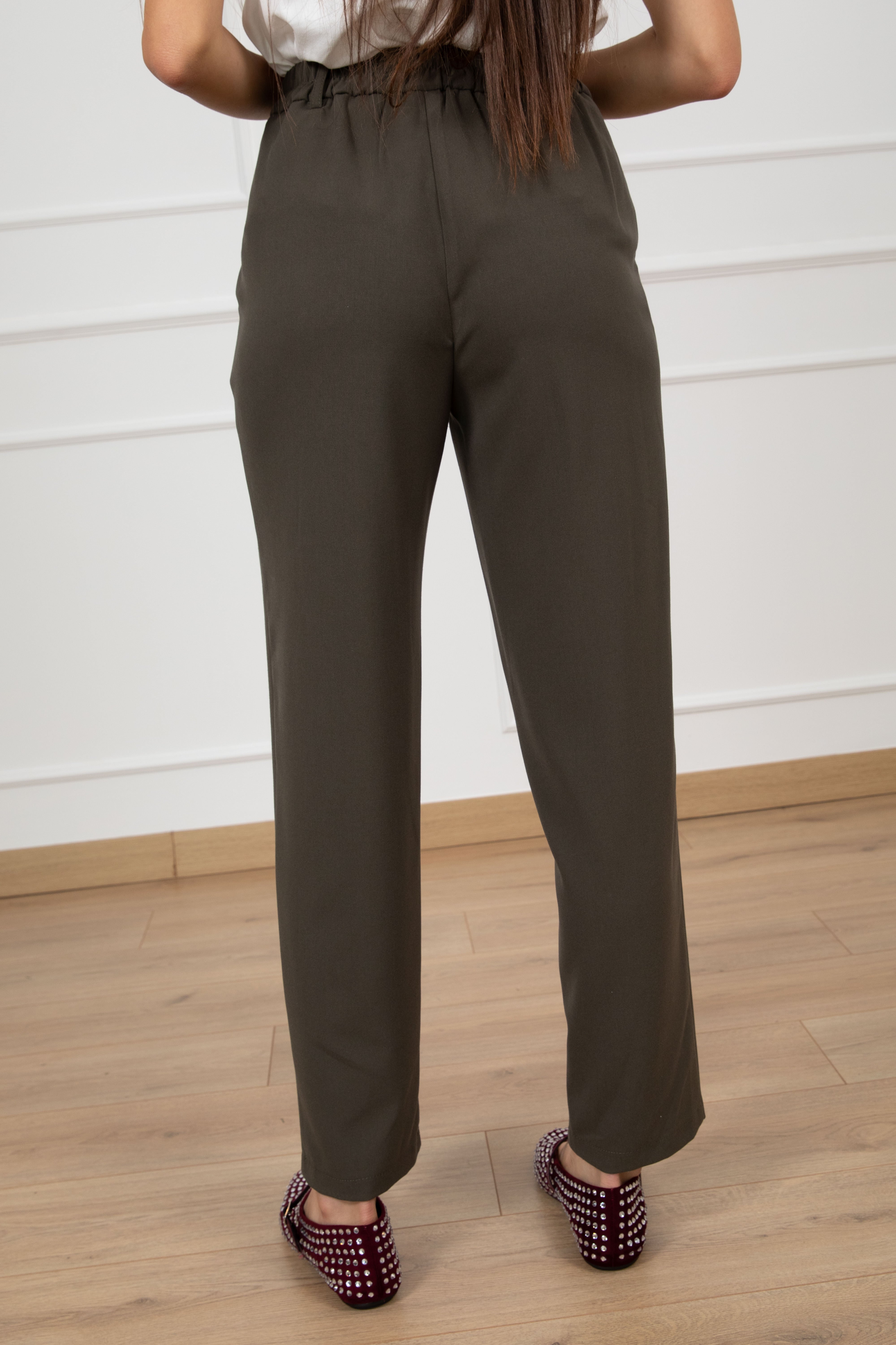 Pantalone carrot-fit con elastico sul retro Tensione IN