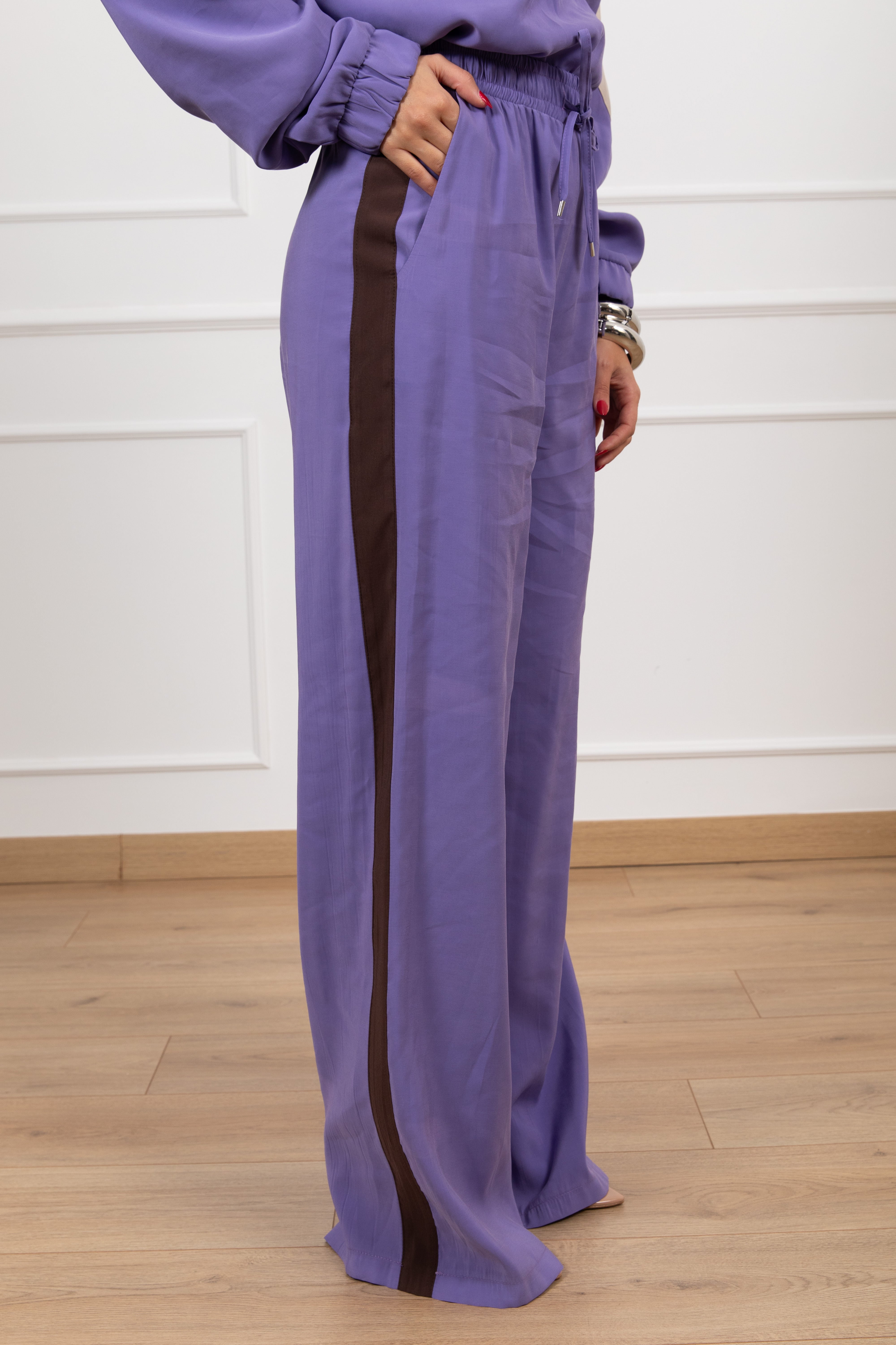 Pantalone in cupro con banda laterale e coulisse Tensione IN