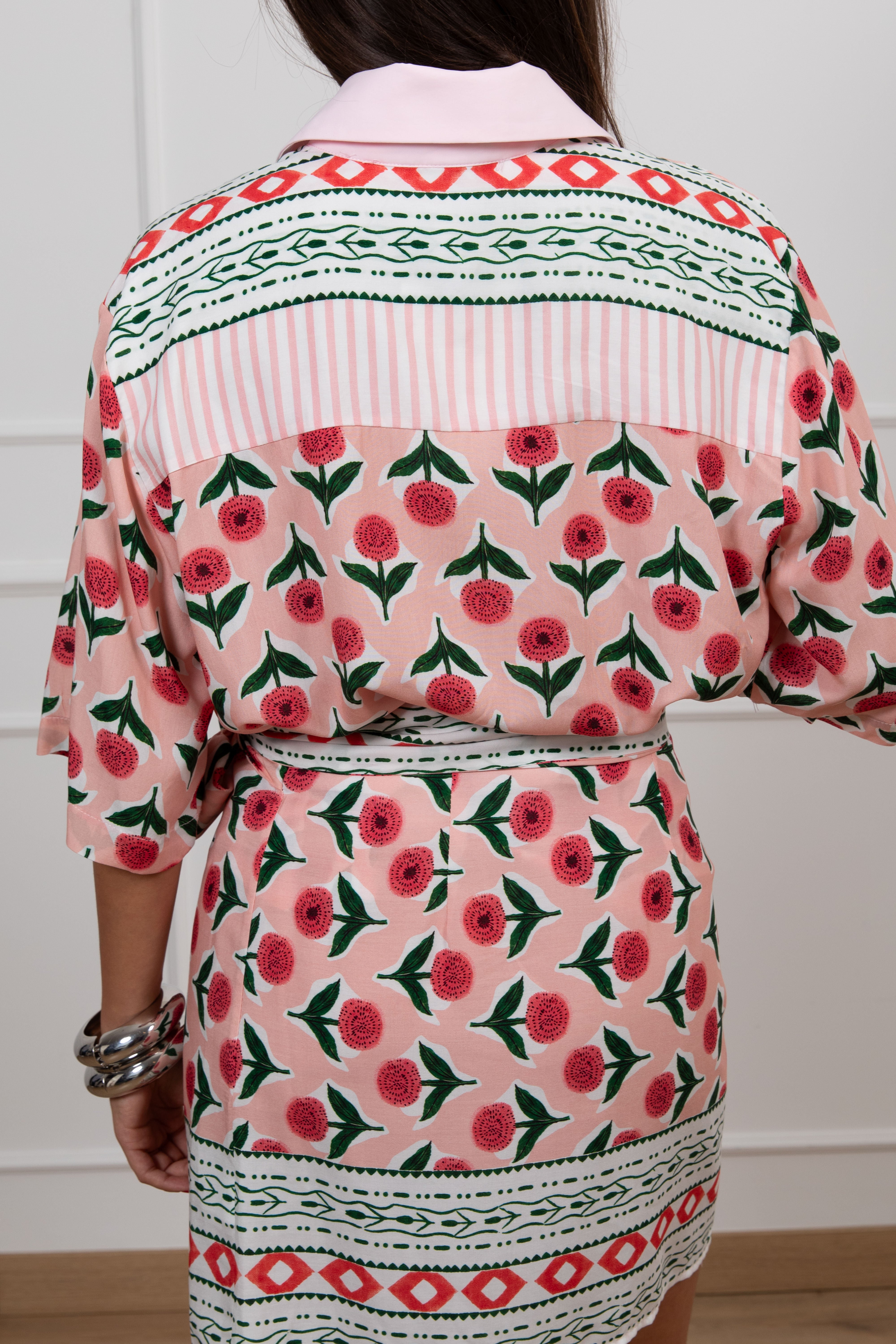 Camicia fantasia fiori rosa con tasca Haveone