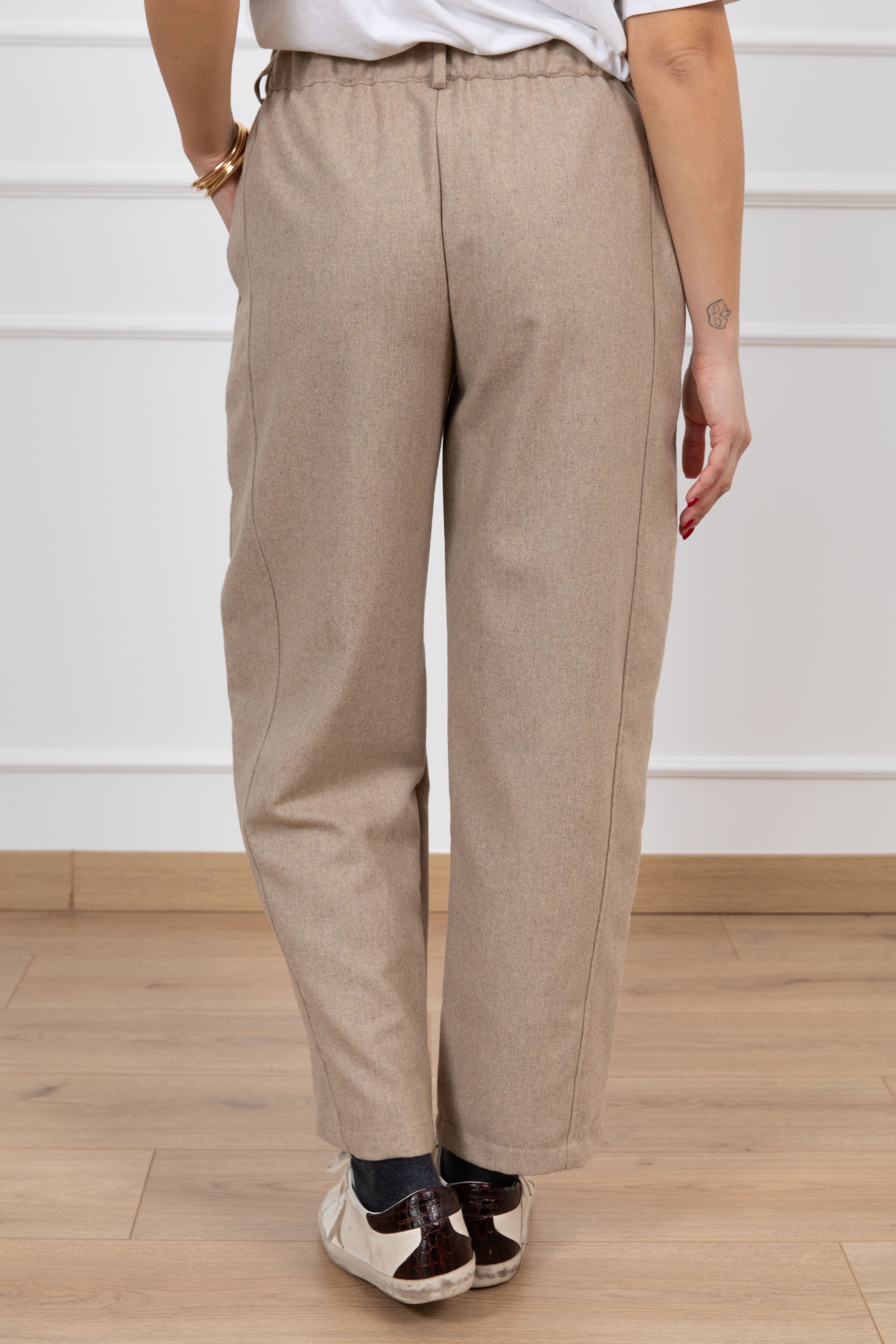 Pantalone egg-fit in flanella con tasconi ViCOLO