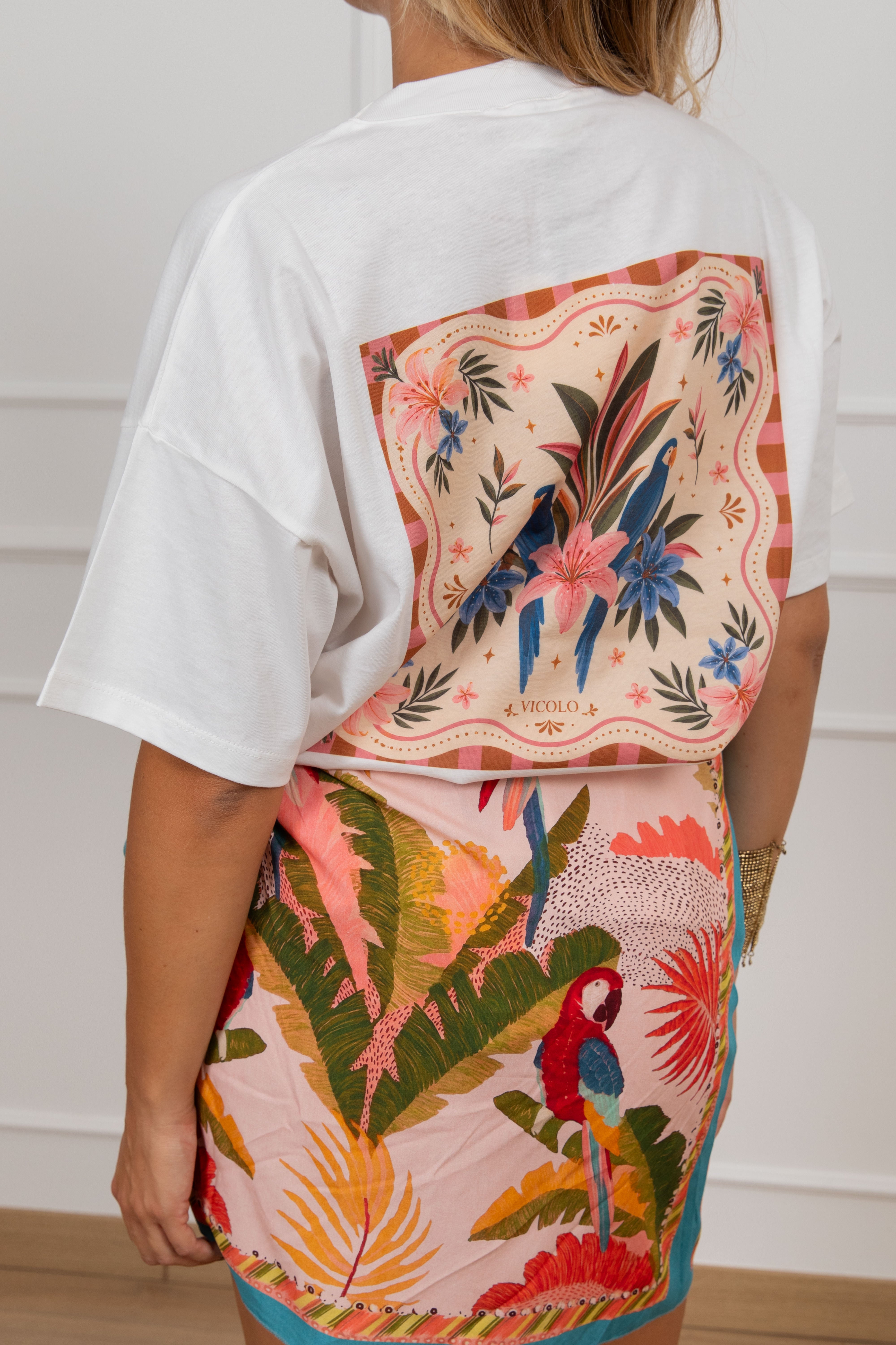 T-shirt stampa pappagallo sul retro ViCOLO