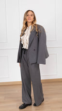 Pantalone gamba dritta gessato con pinces e elastico sul retro variante grigio Haveone
