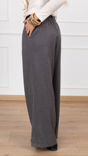 Pantalone gamba dritta gessato con pinces e elastico sul retro variante grigio Haveone