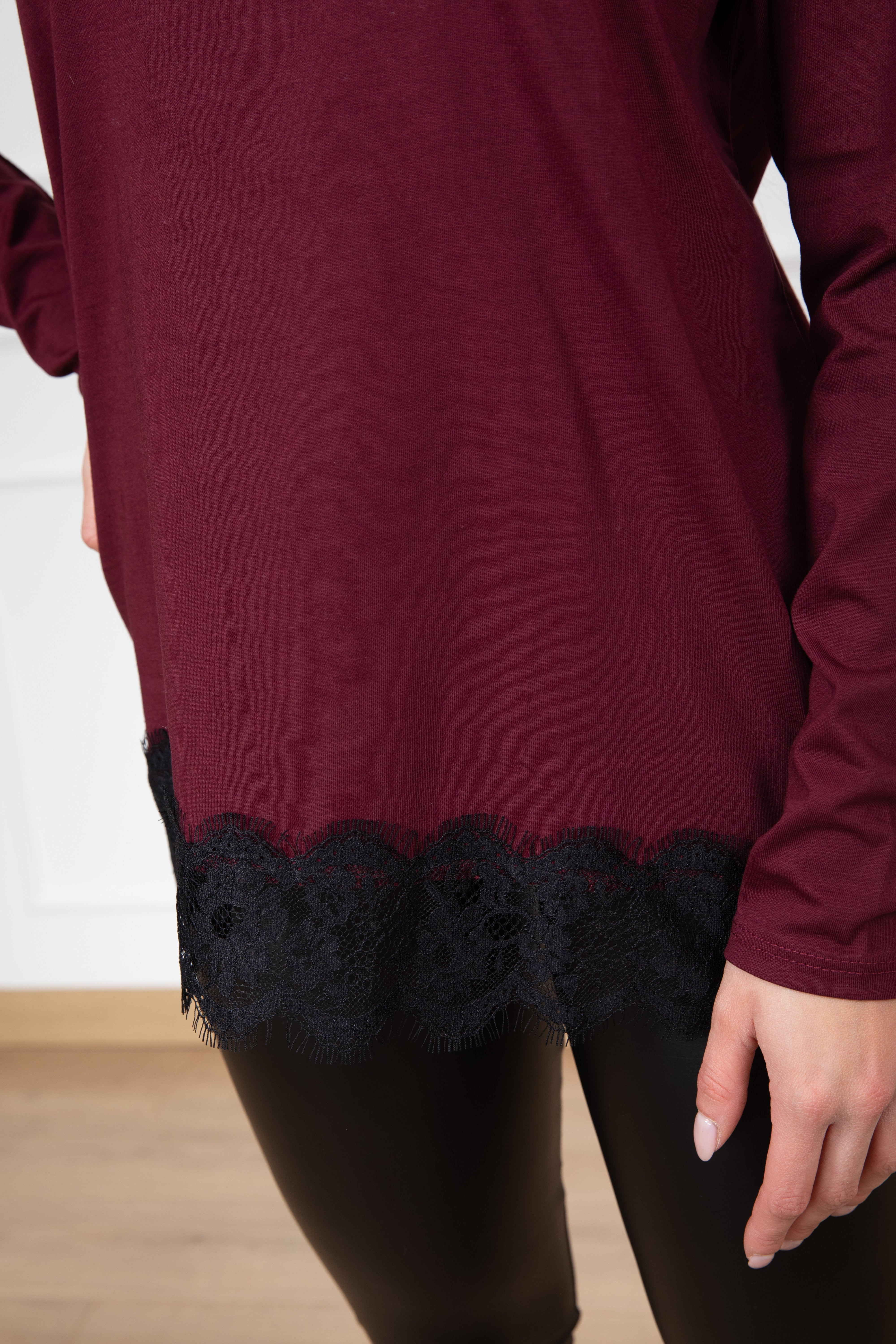 T-shirt manica lunga con fondo in pizzo Susy Mix