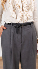 Pantalone gamba dritta gessato con pinces e elastico sul retro variante grigio Haveone