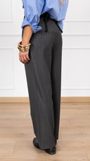 Pantalone gessato con pinces e cintura smoking Haveone