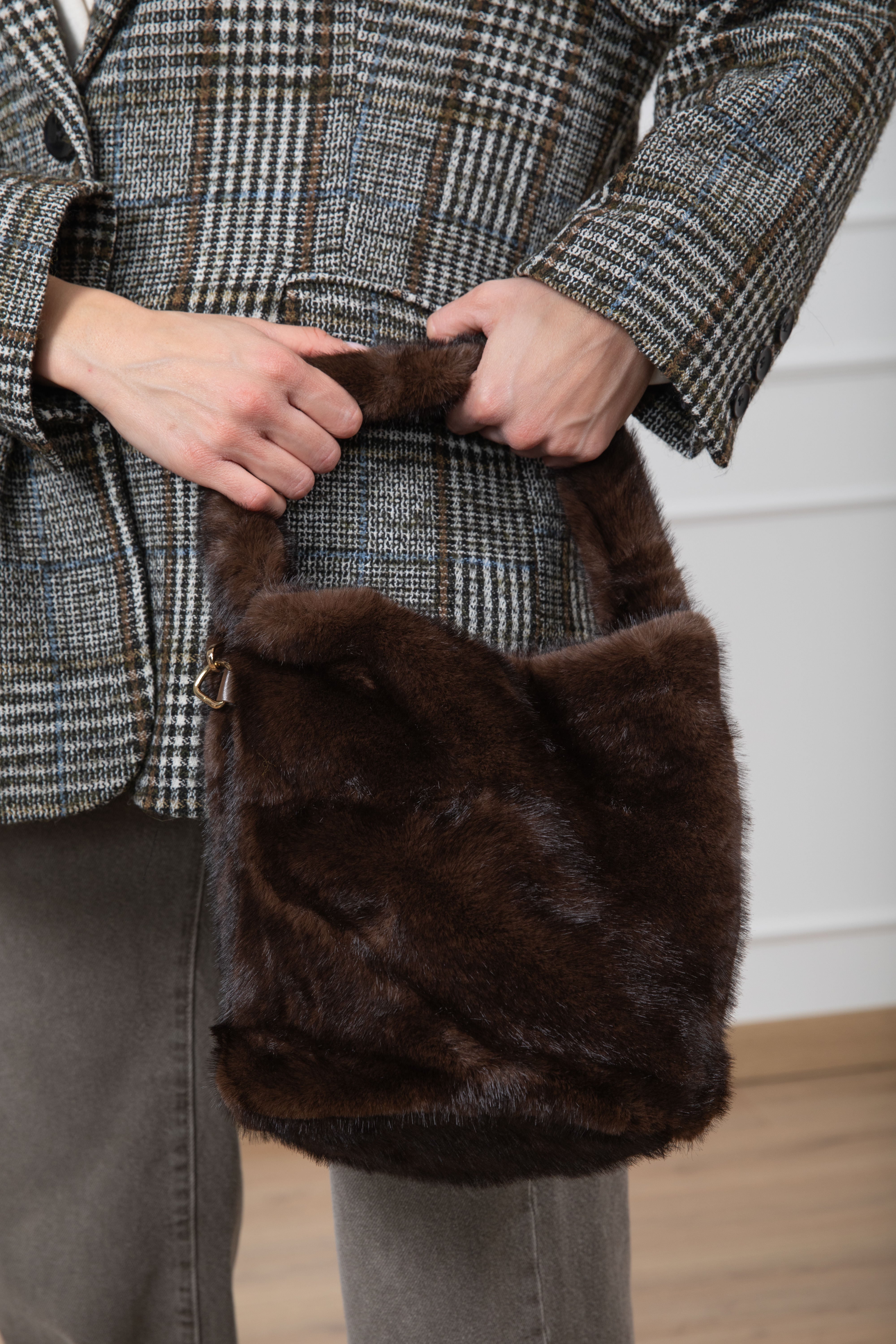 Secchiello in eco-pelliccia Susy Mix