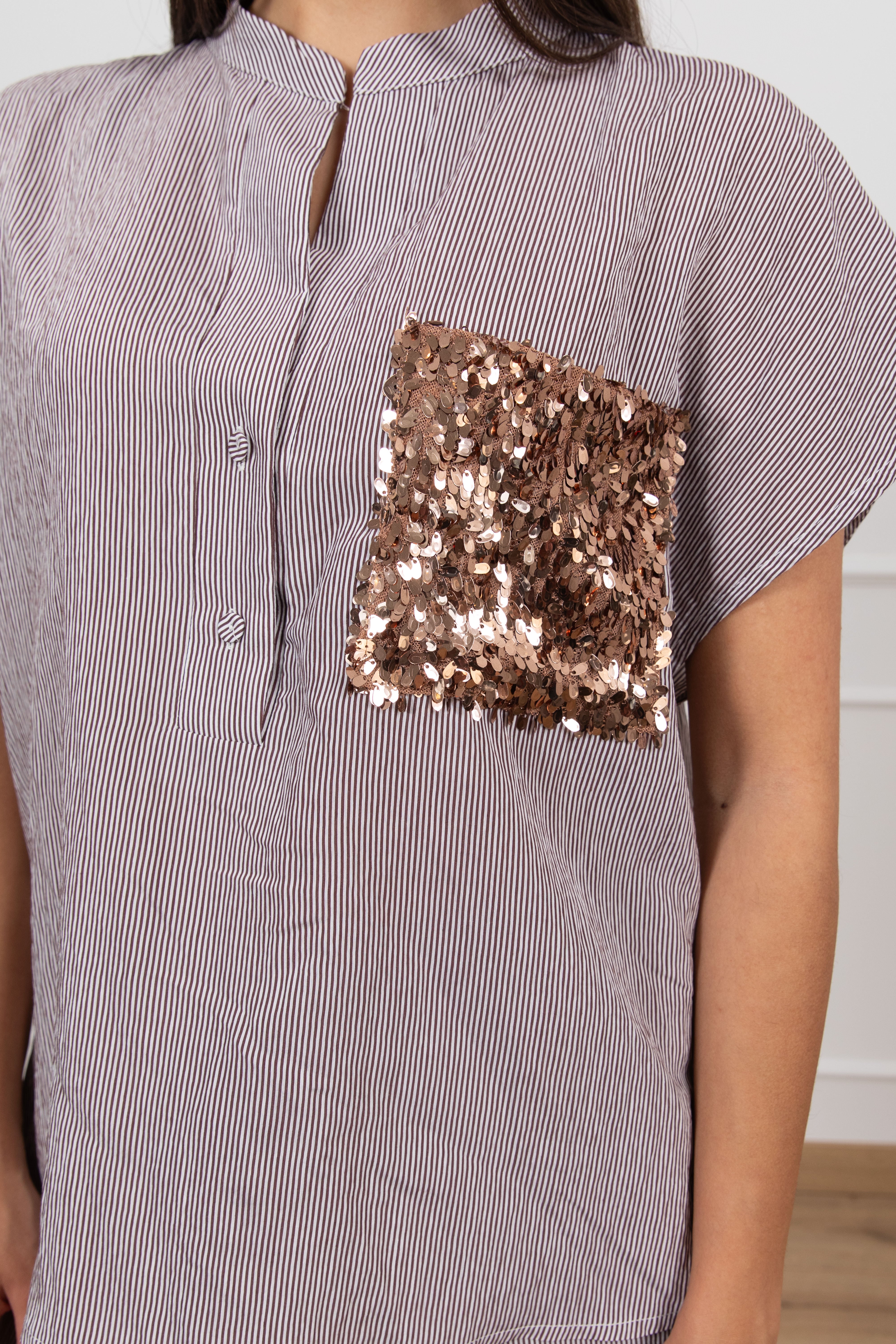 Blusa smanicata a righe con tasca paillettes Tensione IN