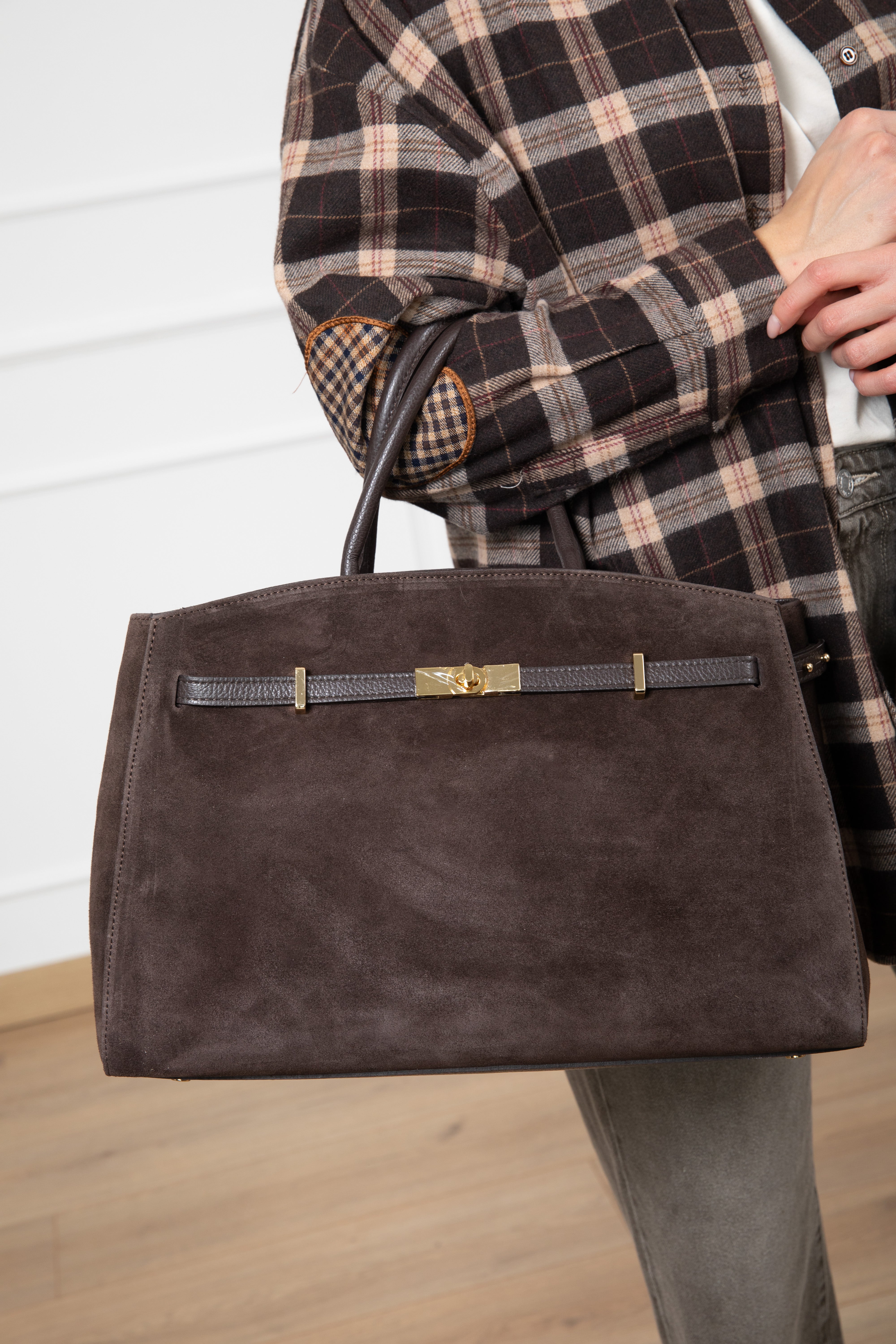 Maxi-handbag in camoscio con lucchetto