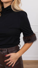 Maglia collo alto con inserto eco-pelliccia variante nero Tensione IN