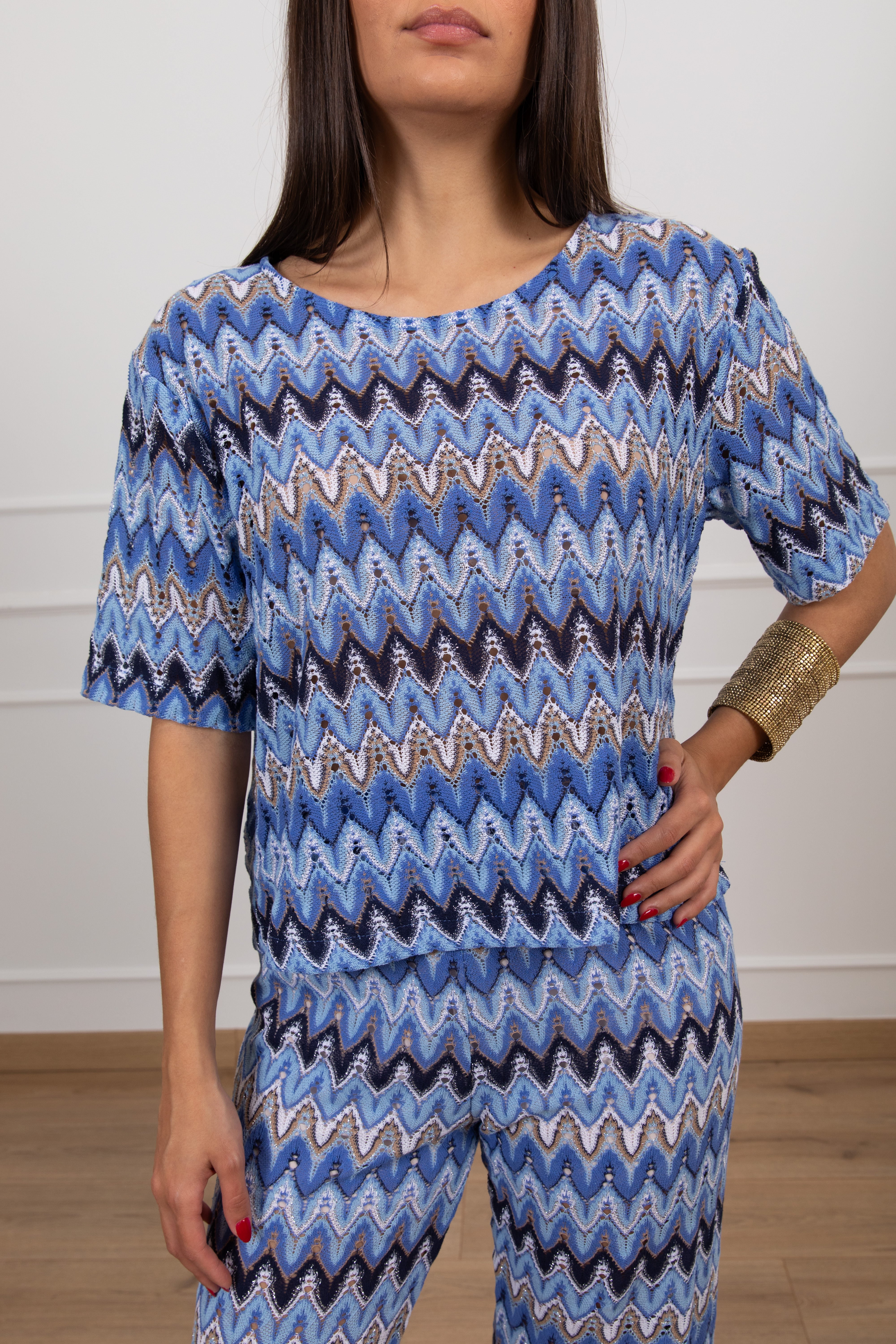 T-shirt motivo zig-zag celeste con filo lurex ViCOLO
