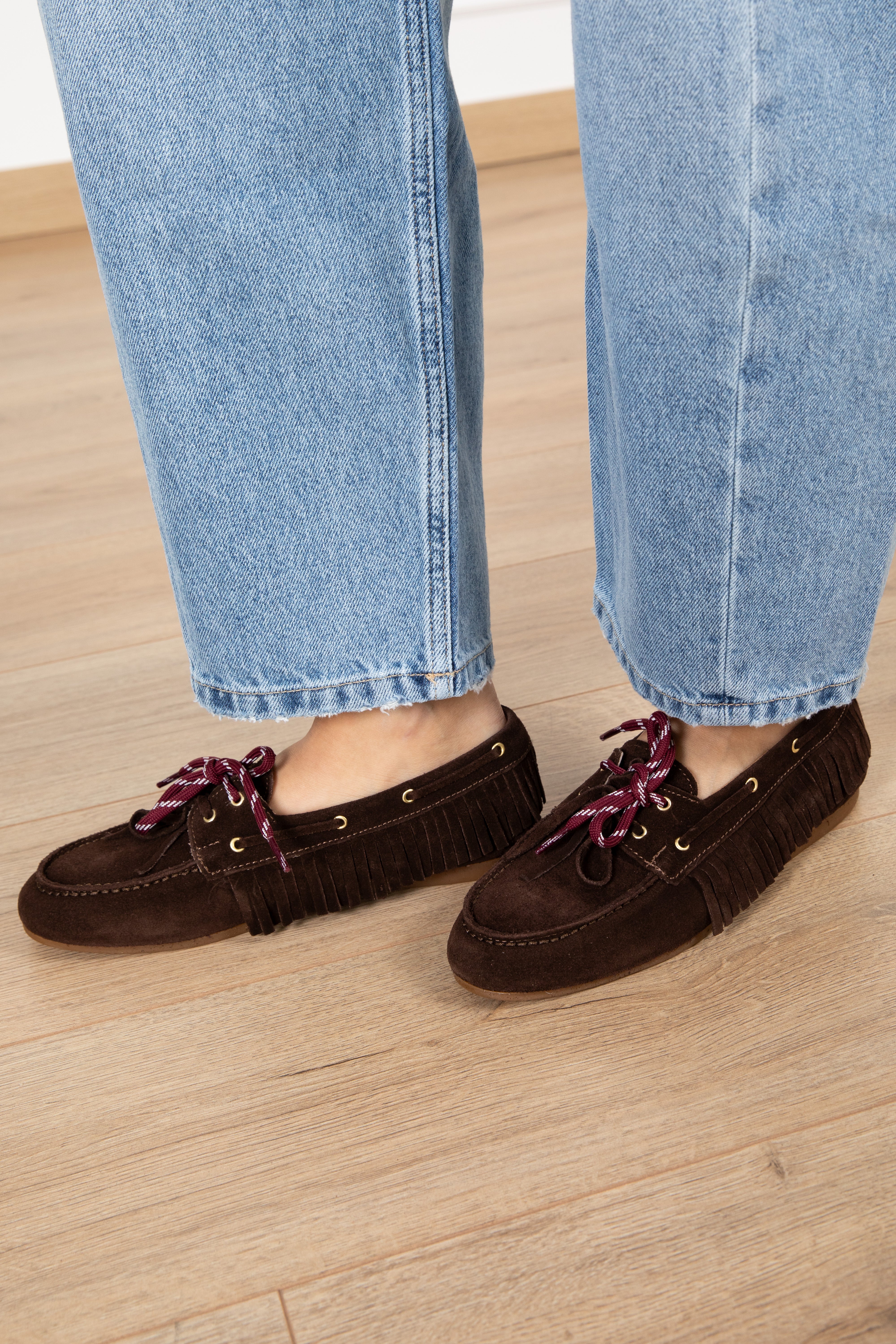 Mocassino barca in camoscio con frange Ovyé