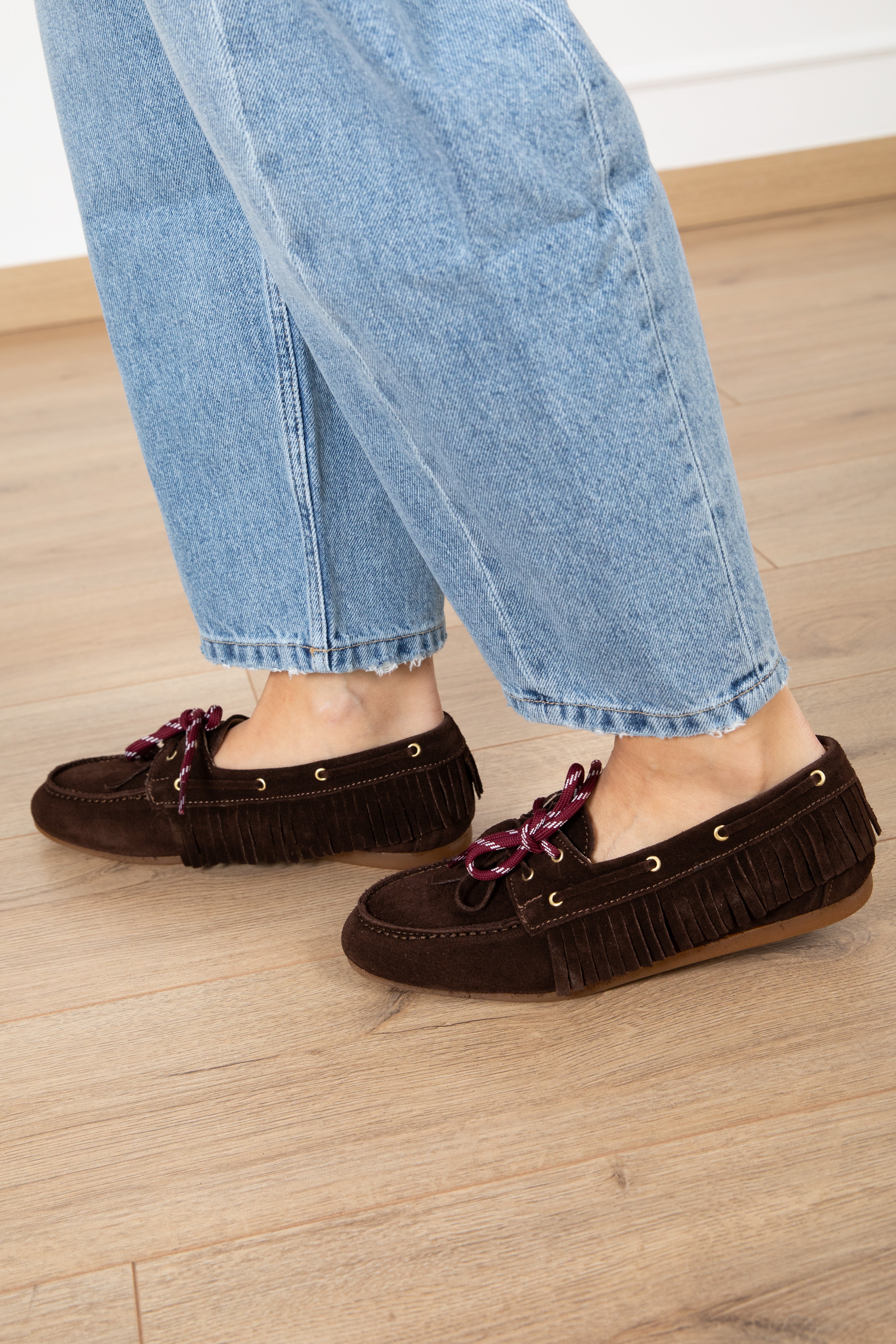 Mocassino barca in camoscio con frange Ovyé