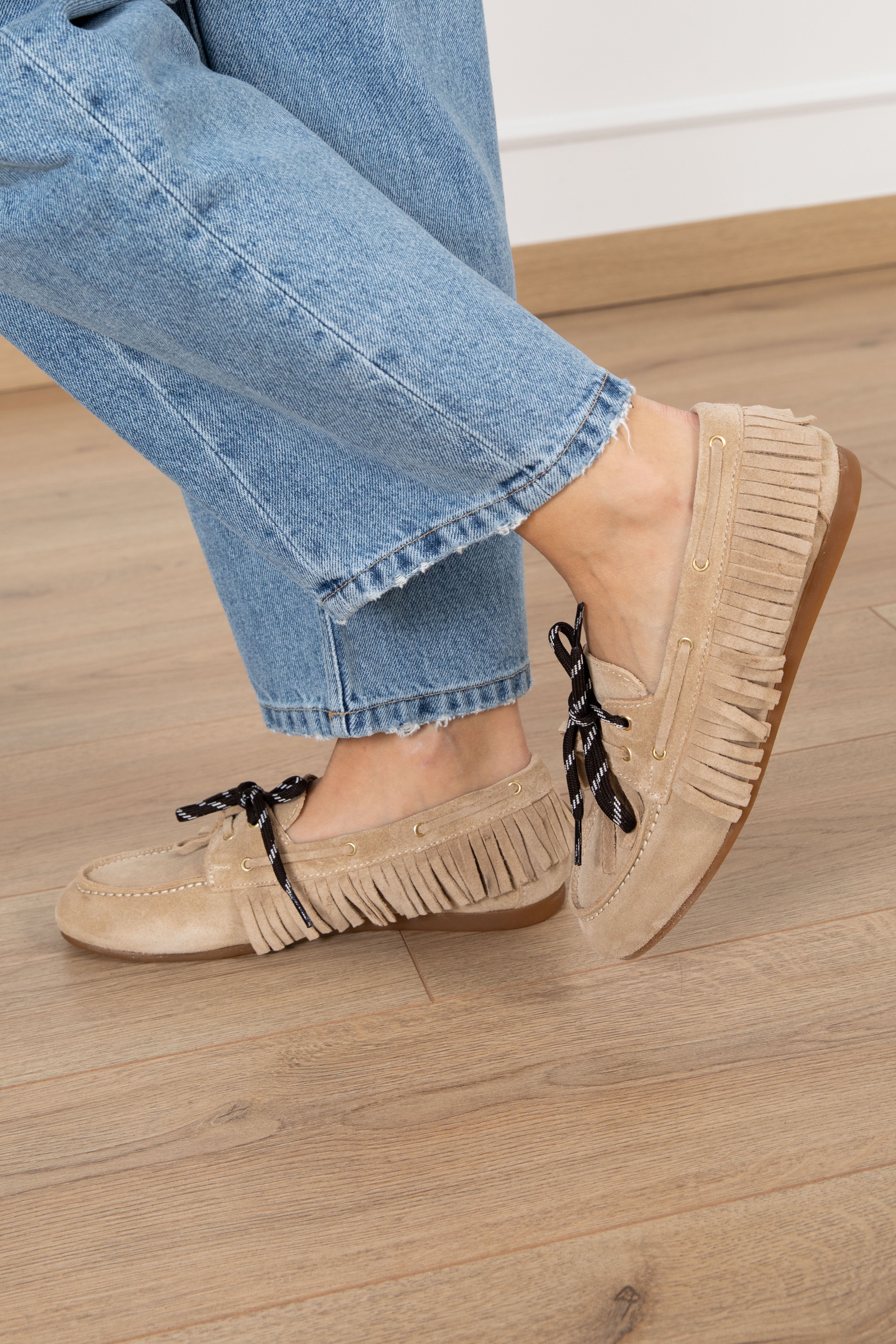 Mocassino barca in camoscio con frange Ovyé