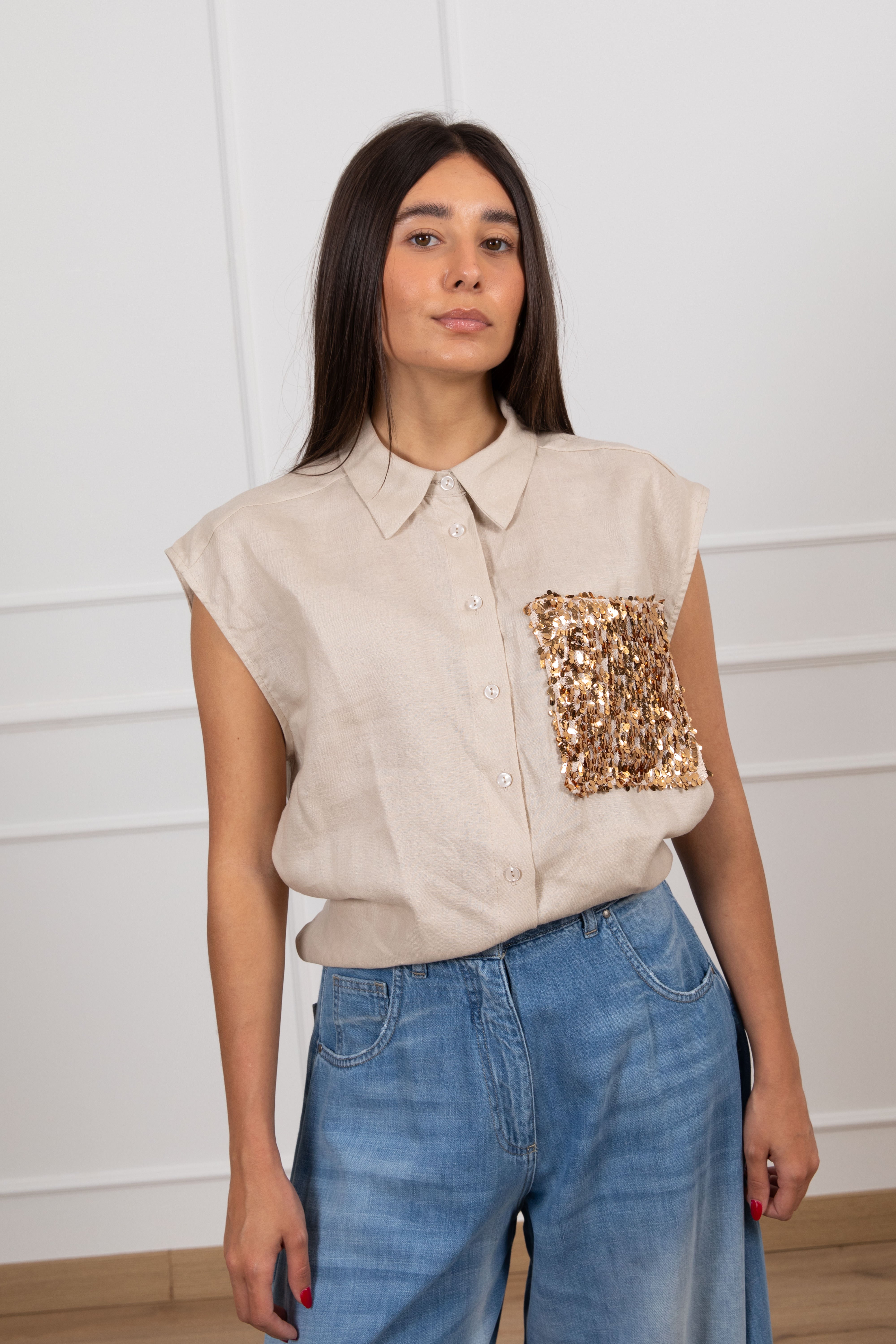 Camicia smanicata in lino con tasca paillettes Tensione IN