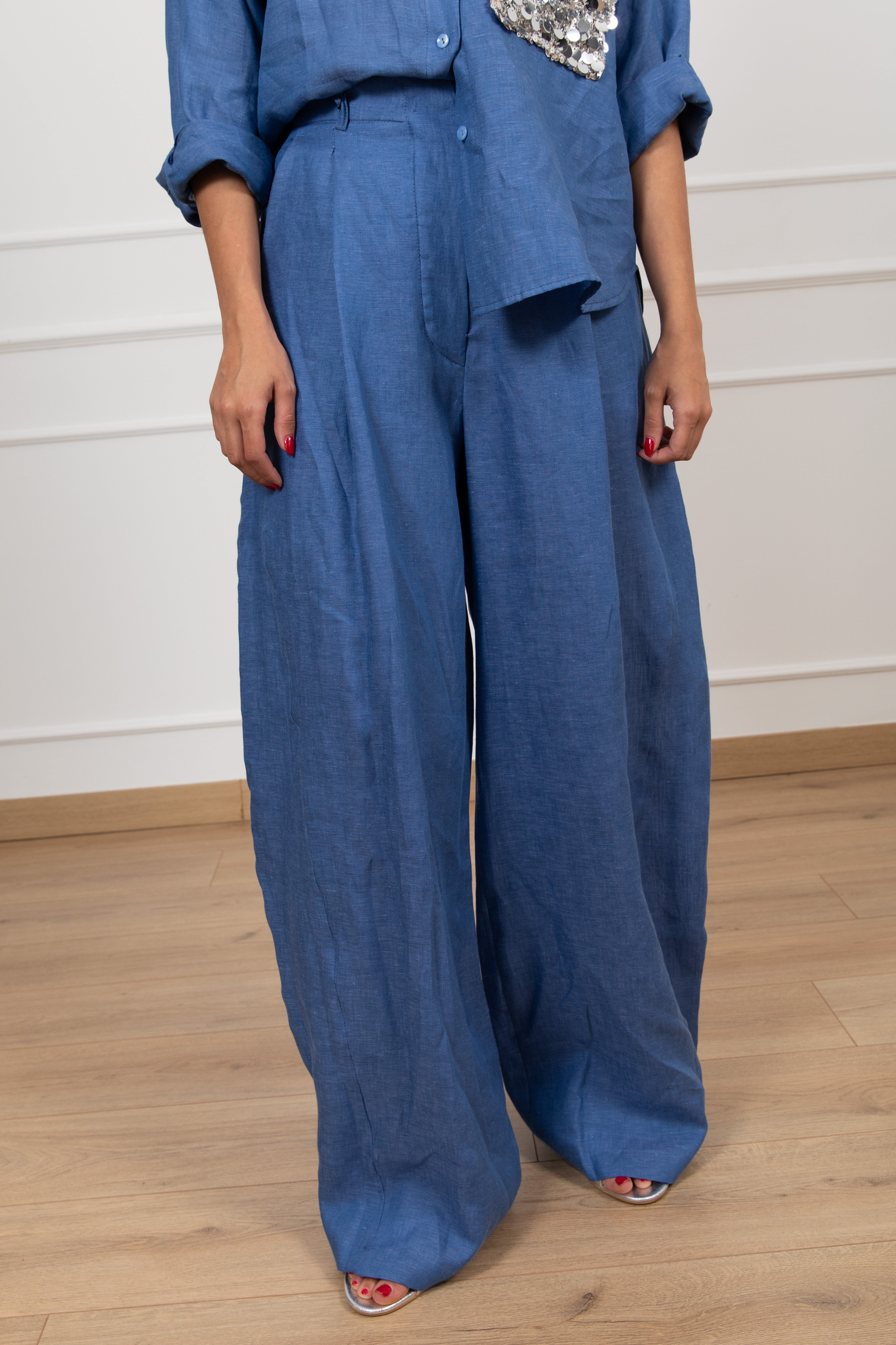 Pantalone barrel-fit in 100% lino con pinces Tensione IN